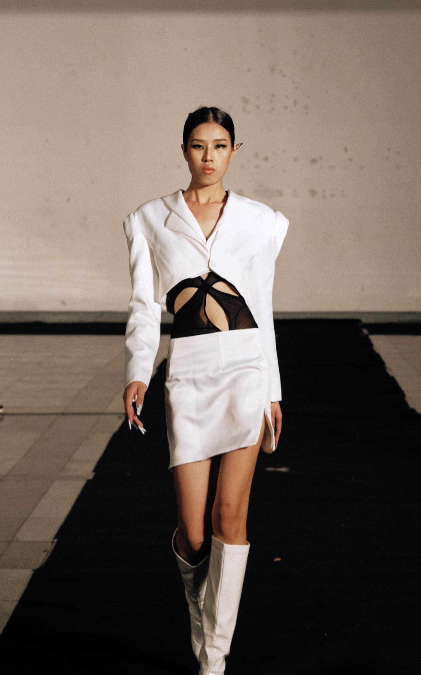 Có thể nói, tìm hiểu thời trang và tự do thể hiện phong cách mà bản thân yêu thích chính là sở thích lớn nhất của Tuyết Trinh.