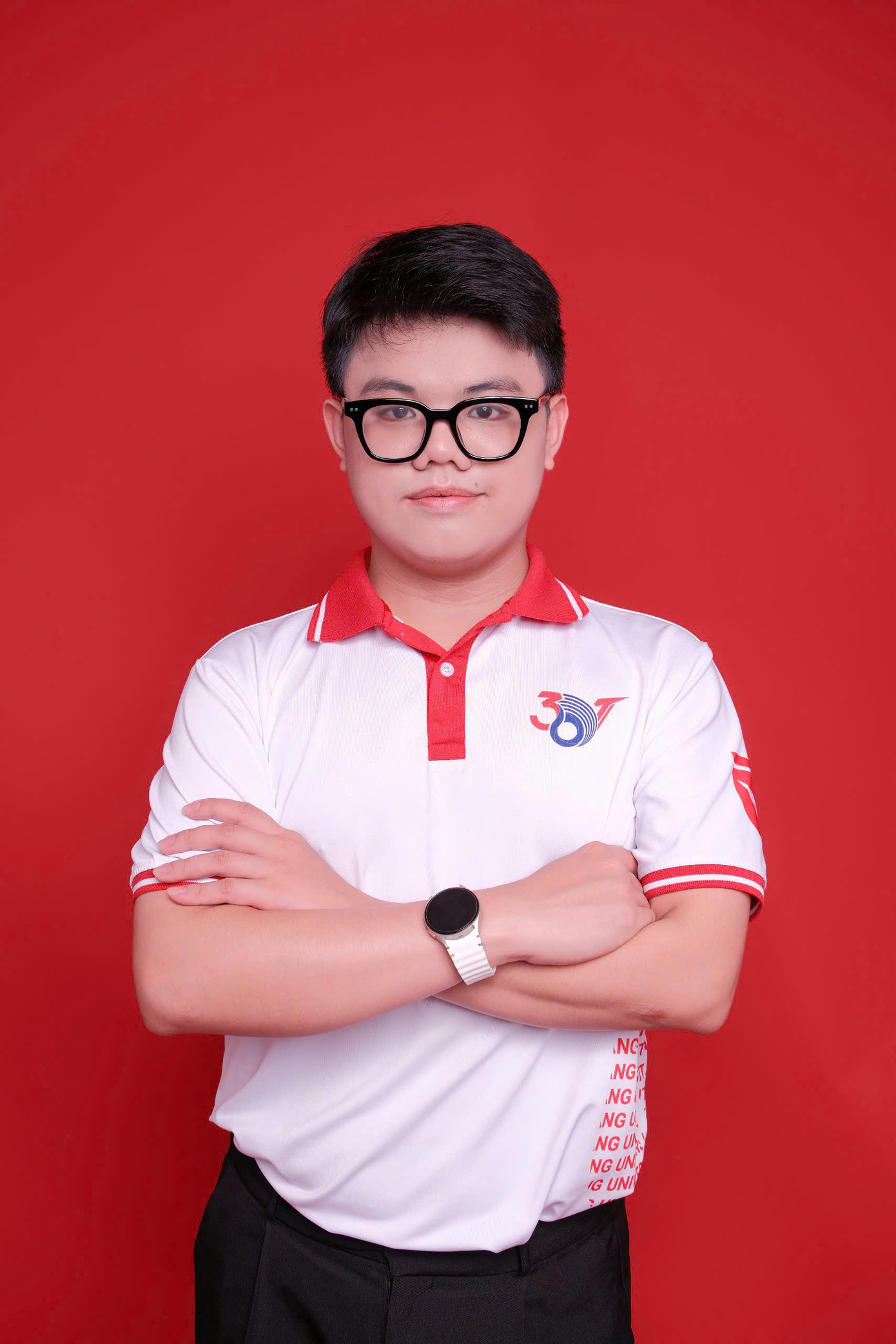 Nguyễn Lê Anh Tuấn (sinh năm 2003) sinh viên năm cuối Khoa Quan hệ Công chúng và Truyền thông tại trường Đại học Văn Lang.