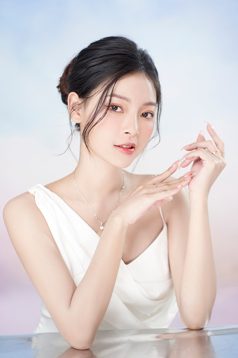 Thu Huyền tốt nghiệp trường Đại học Kinh doanh và Công nghệ Hà Nội, ngành Quản trị kinh doanh. Thu Huyền tốt nghiệp trường Đại học Kinh doanh và Công nghệ Hà Nội, ngành Quản trị kinh doanh.