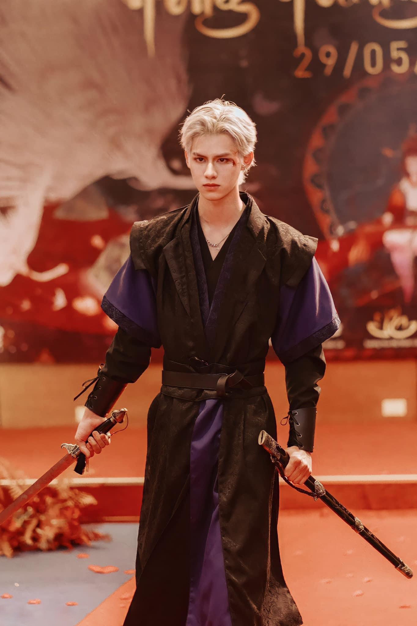 Văn Nam vô tình bén duyên với nghệ thuật và trở thành người mẫu ảnh, diễn viên tự do. Văn Nam vô tình bén duyên với nghệ thuật và trở thành người mẫu ảnh, diễn viên tự do.