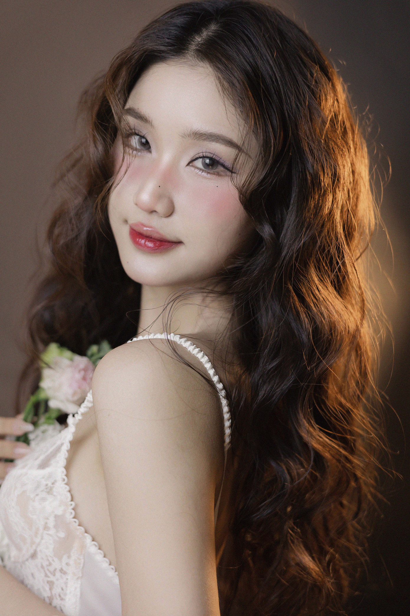 Song song với công việc học tập, Mai Phương còn là gia sư part-time và là người mẫu ảnh tự do. Song song với công việc học tập, Mai Phương còn là gia sư part-time và là người mẫu ảnh tự do.