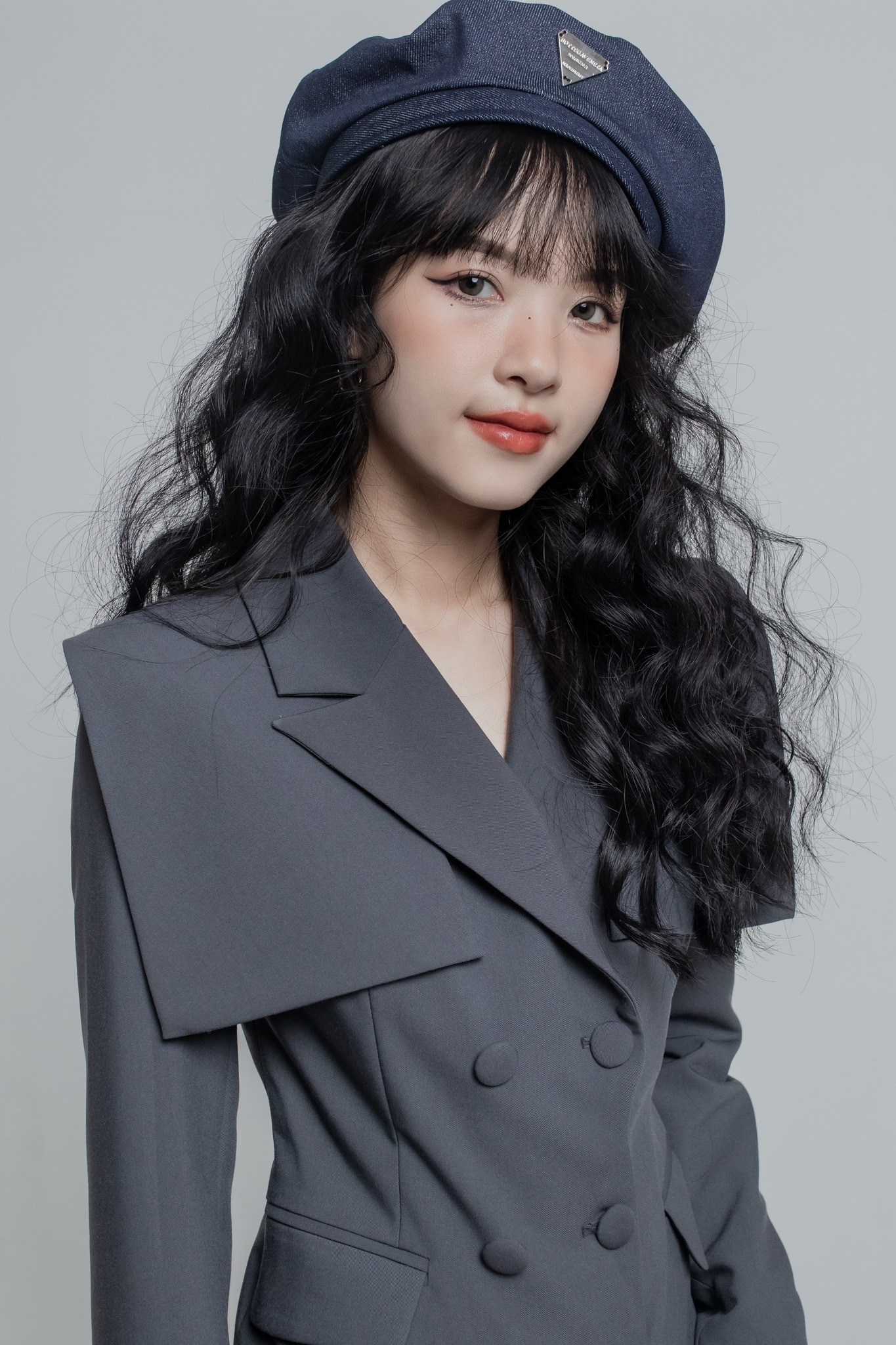 Ngọc Ánh (sinh năm 2001) sinh viên khoa Thiết kế thời trang của trường Đại học Kiến trúc Hà Nội. Ngọc Ánh (sinh năm 2001) sinh viên khoa Thiết kế thời trang của trường Đại học Kiến trúc Hà Nội.