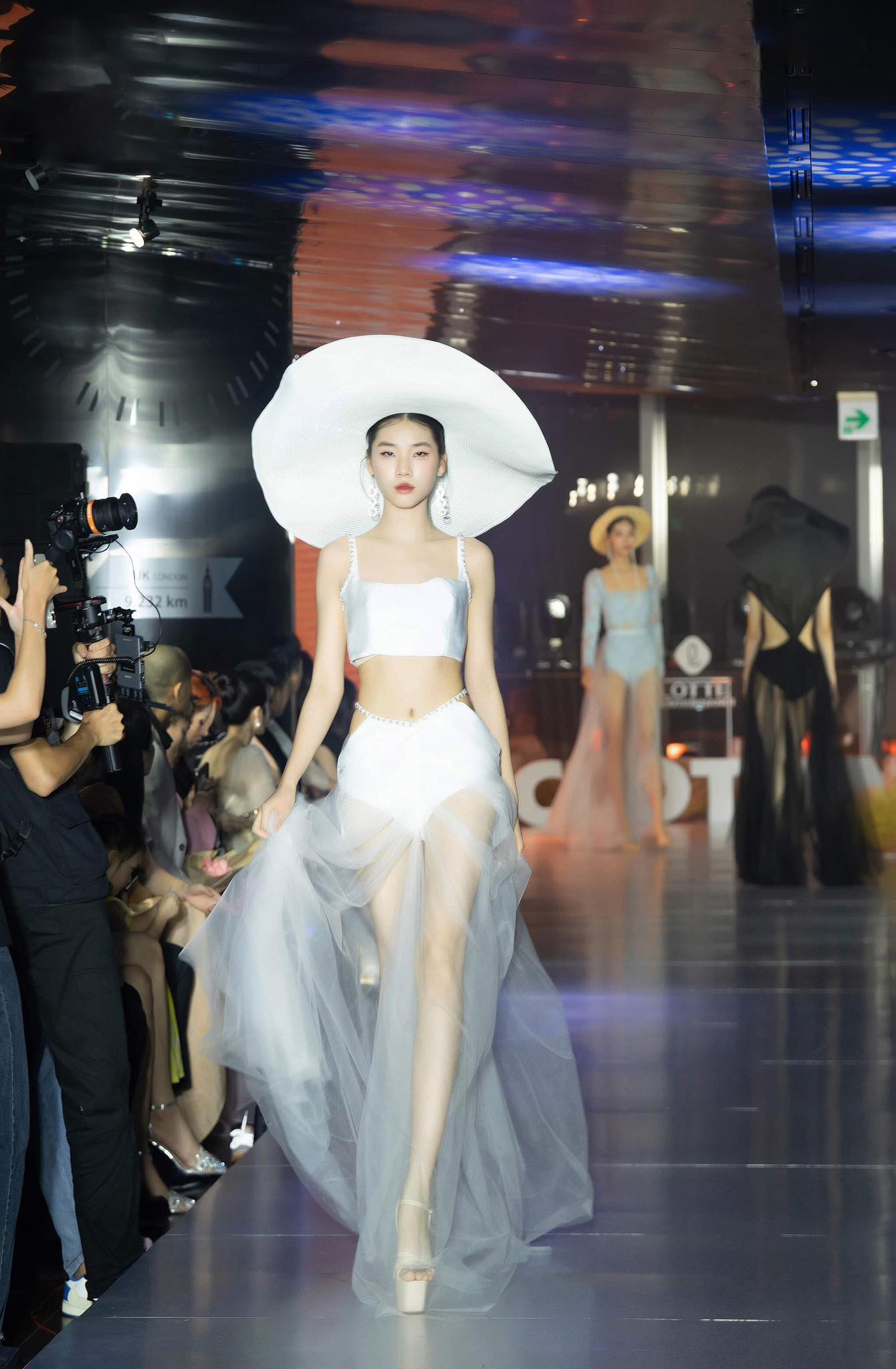 Bảo Ngọc luôn nghiêm túc với suy nghĩ, hướng đi của bản thân, nghiêm túc trau dồi và học hỏi thêm nhiều kinh nghiệm.