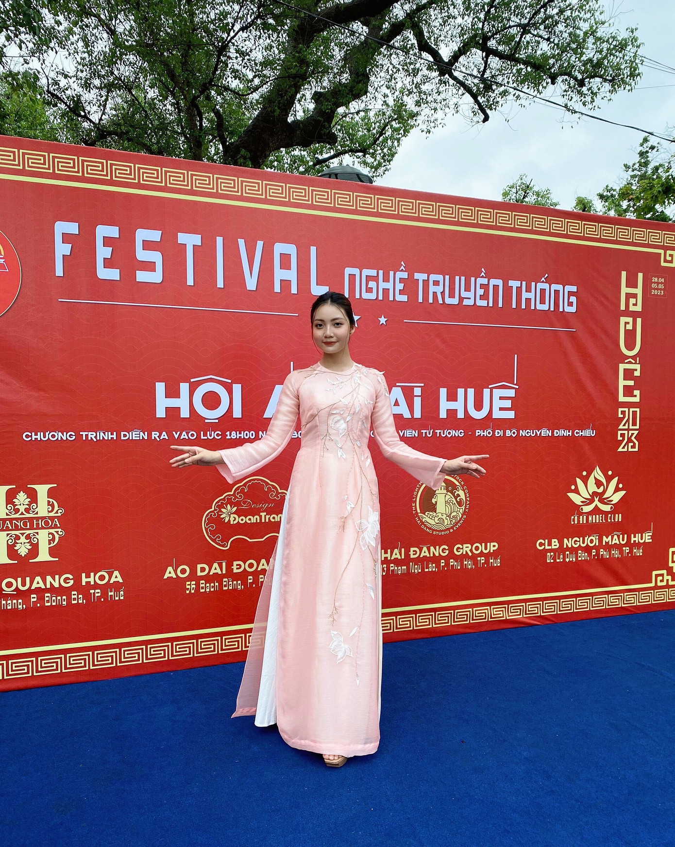 Diễm Trinh dành tình yêu lớn với tà áo dài Việt Nam, đặc biệt là tà áo dài Huế.