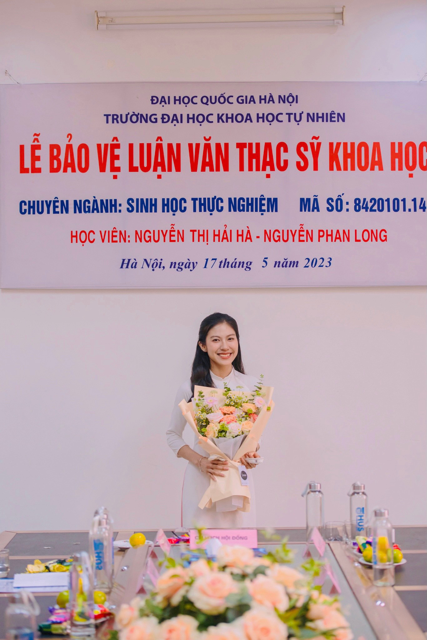 Hải Hà vừa bảo vệ xuất sắc luận văn thạc sĩ ngành Sinh học thực nghiệm, khoa Sinh học, trường Đại học Khoa học Tự nhiên. Hải Hà vừa bảo vệ xuất sắc luận văn thạc sĩ ngành Sinh học thực nghiệm, khoa Sinh học, trường Đại học Khoa học Tự nhiên.