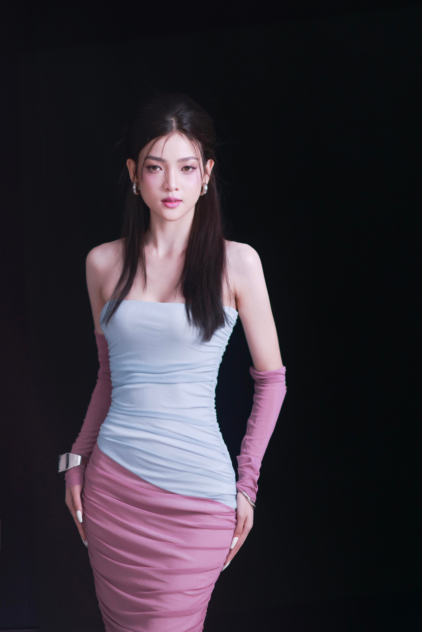 Sinh ra trong một thế hệ Gen Z năng động và đầy tài năng, vì vậy áp lực đồng trang lứa đối với Ngọc Lụa rất lớn.