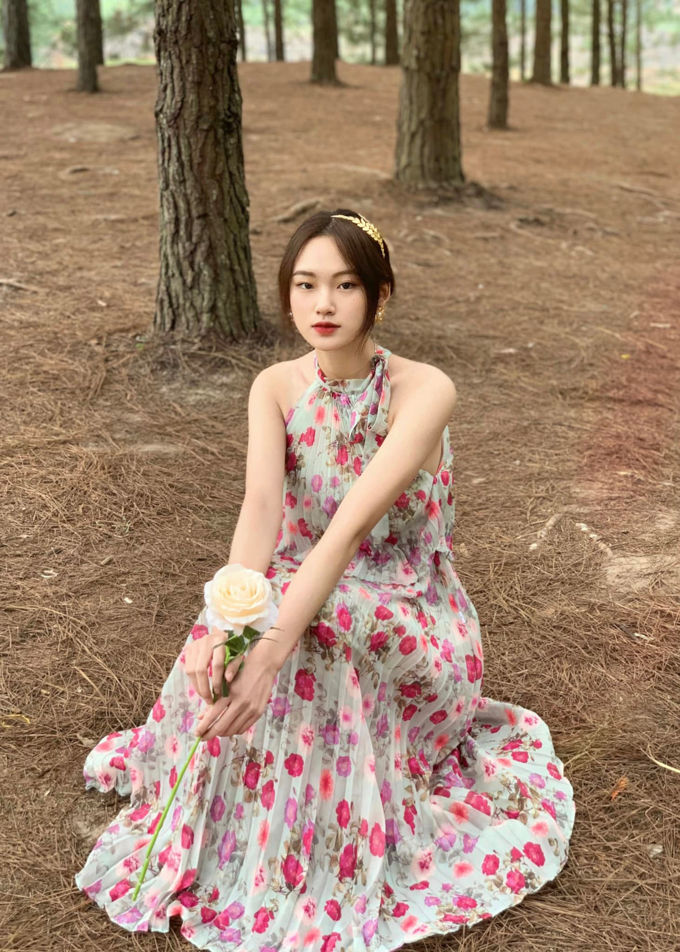 Bên cạnh công việc học tập, Châu Giang còn là người mẫu ảnh, designer và hoạt động trên nền tảng Tiktok.