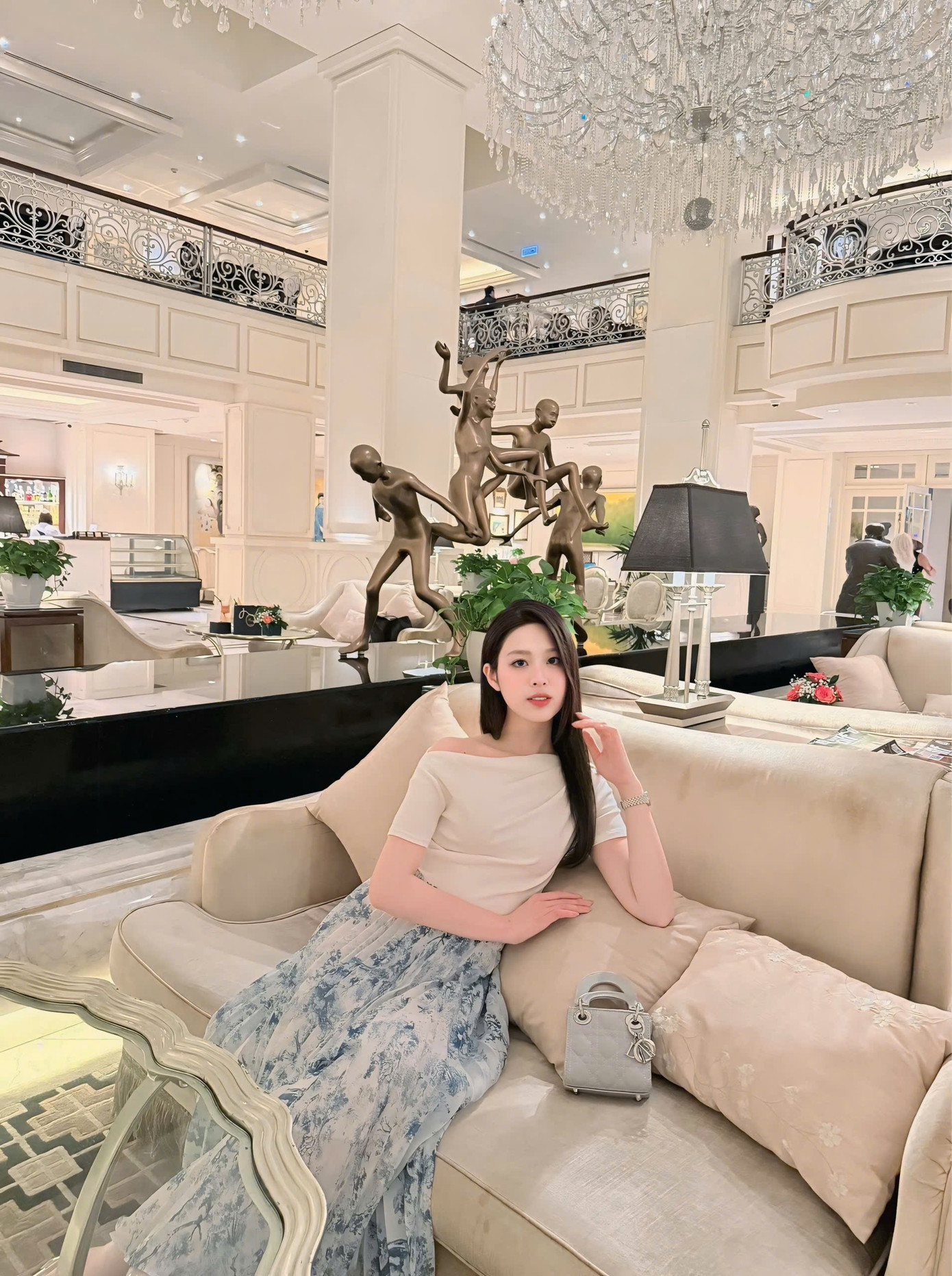 Thu Hiền tin rằng, sự kiên trì và nỗ lực sẽ giúp cô vượt qua mọi thử thách và đạt được những mục tiêu đã đề ra.