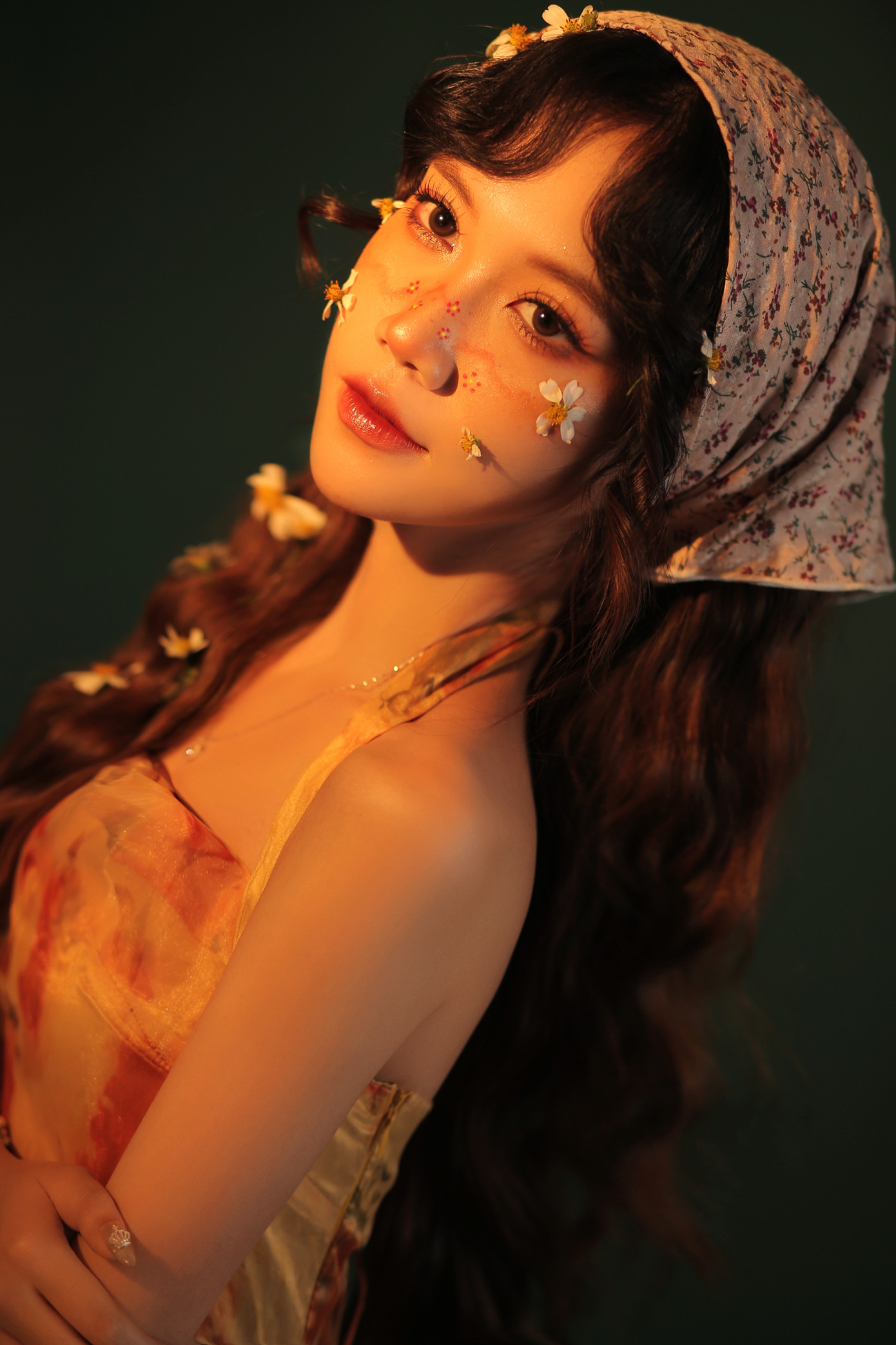 Ngay từ khi còn học Trung học phổ thông, Linh Chi đã sớm ý thức và xác định con đường đi riêng cho bản thân.