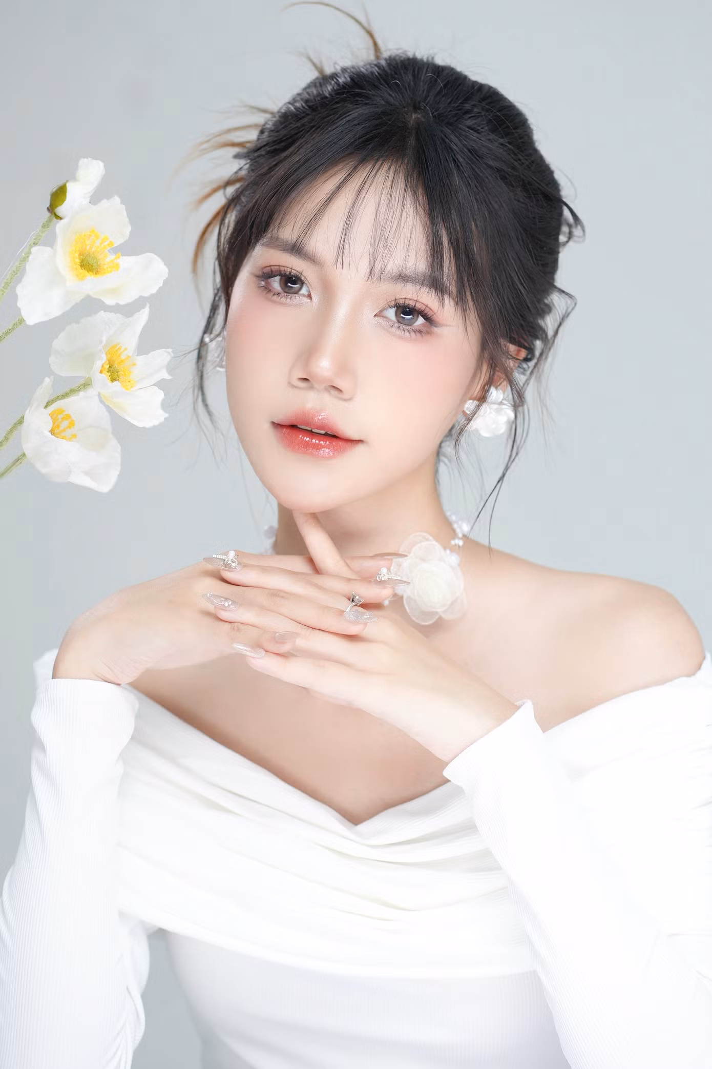 Nguyễn Ngọc Linh Chi (sinh năm 2003) đang là sinh viên của trường Đại học Mở Hà Nội.