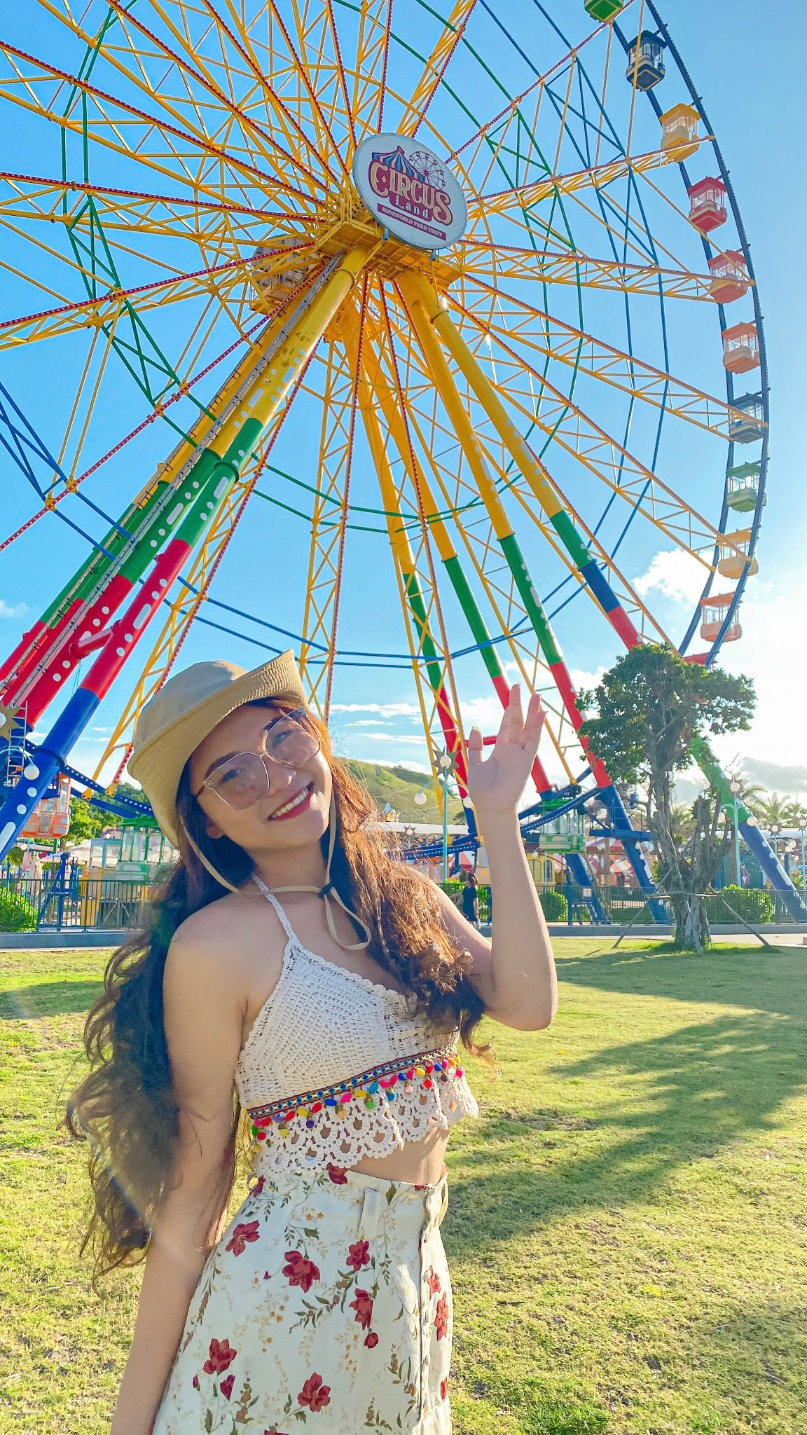 Với ước mơ được giúp đỡ nhiều người trên con đường mà bản thân chọn lựa, Lan Anh mong muốn được trao đi giá trị đến cho thế hệ học sinh, sinh viên.