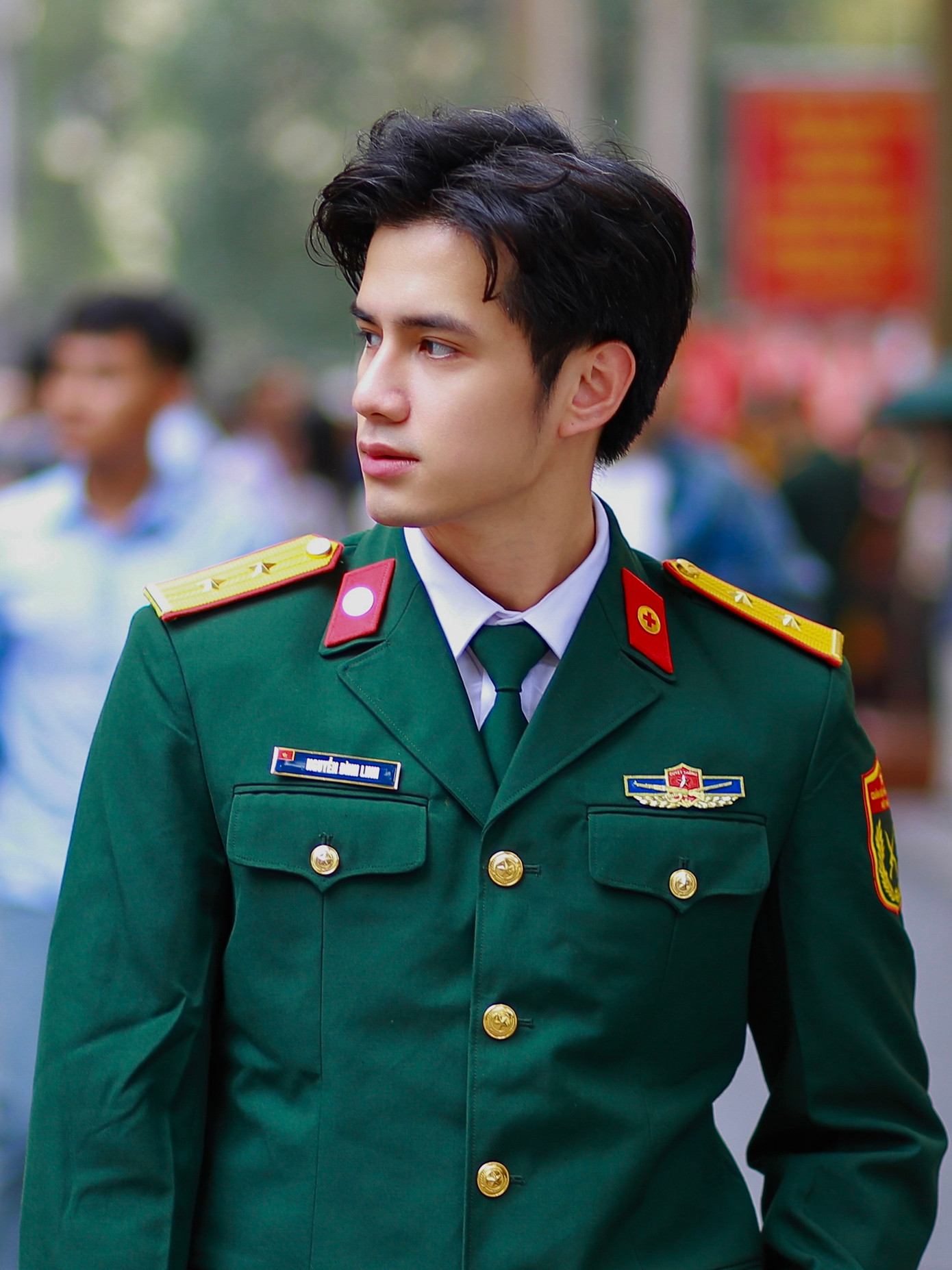 Ngay từ nhỏ, Đình Linh đã luôn ấp ủ niềm đam mê với lịch sử dân tộc, đặc biệt là lịch sử dựng nước và giữ nước. Ngay từ nhỏ, Đình Linh đã luôn ấp ủ niềm đam mê với lịch sử dân tộc, đặc biệt là lịch sử dựng nước và giữ nước.