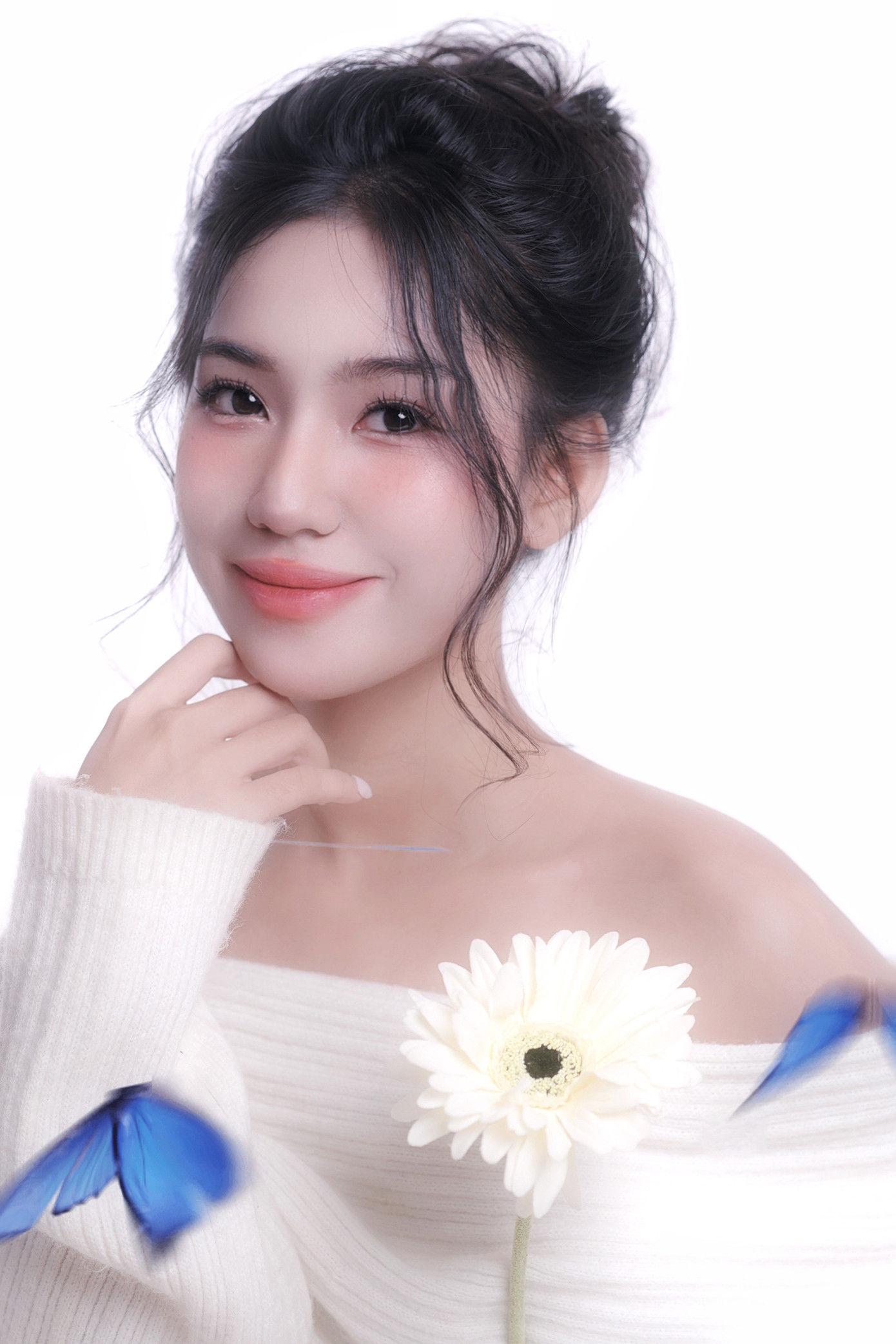 Nguyễn Hoàng Như Quỳnh (sinh năm 2004) đang là sinh viên trường Đại học Tôn Đức Thắng.