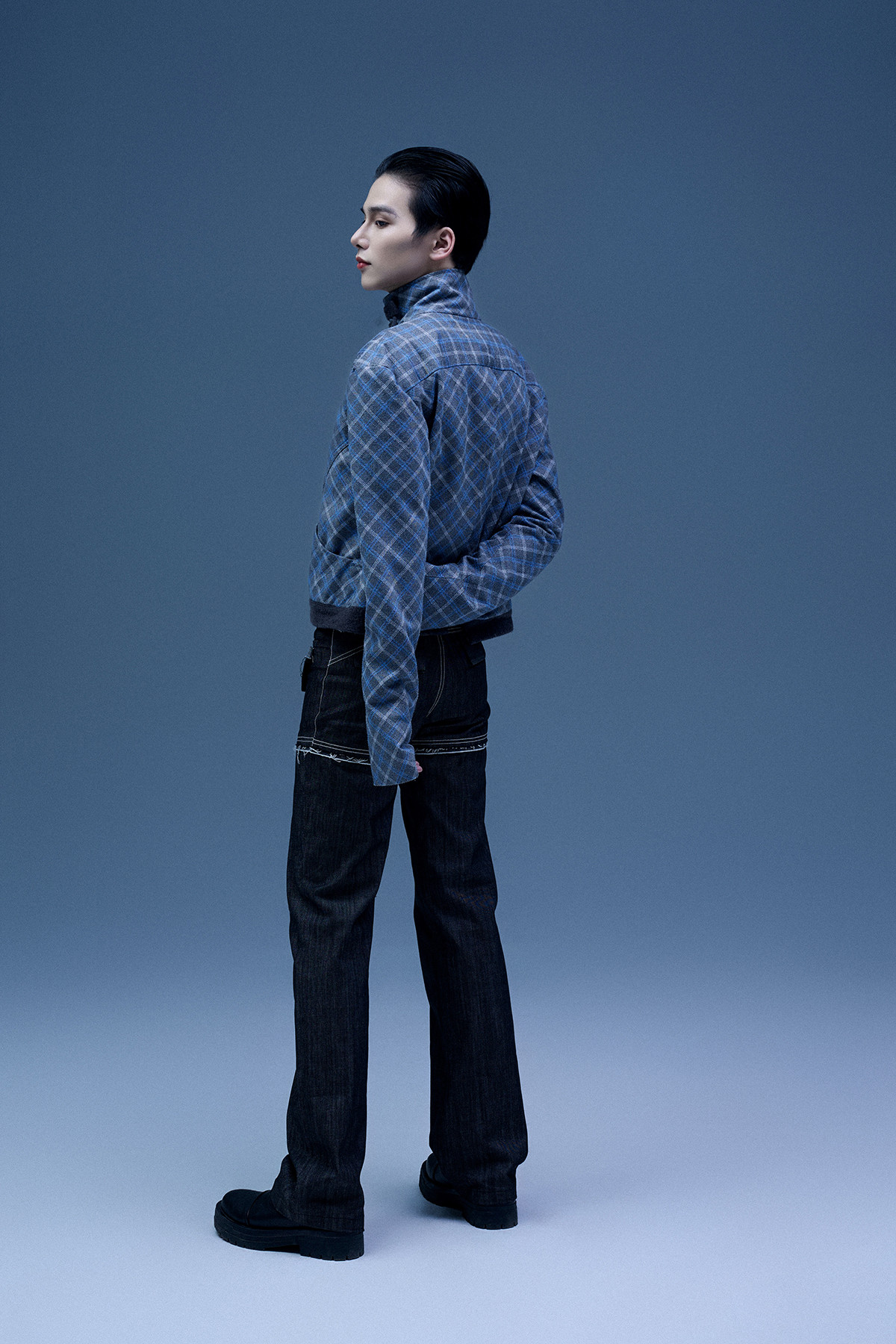 Khó khăn lớn nhất với Việt Anh là sự kiên trì và đối diện với những lời cười chê. Khó khăn lớn nhất với Việt Anh là sự kiên trì và đối diện với những lời cười chê.