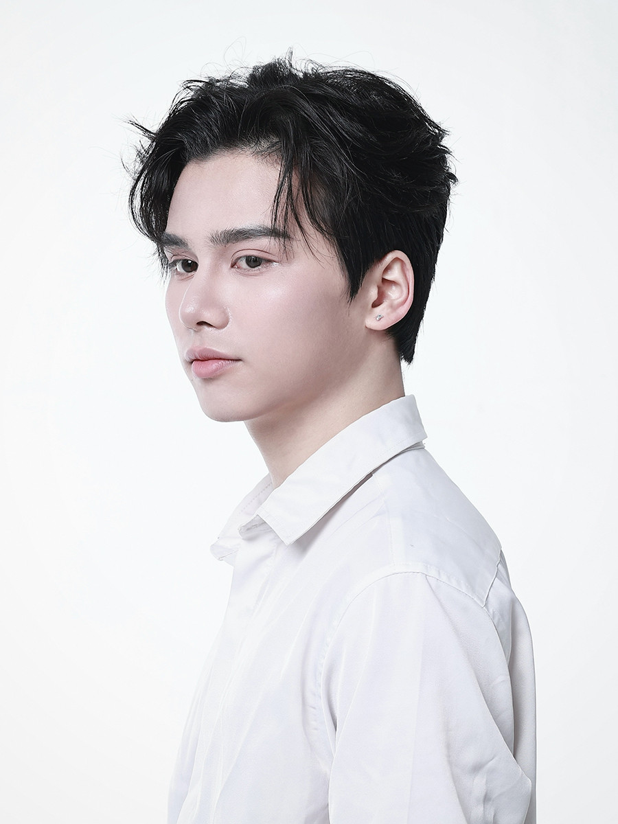 Trịnh Việt Anh (sinh năm 2003) đang là sinh viên Đại học Kinh tế Quốc dân. Trịnh Việt Anh (sinh năm 2003) đang là sinh viên Đại học Kinh tế Quốc dân.