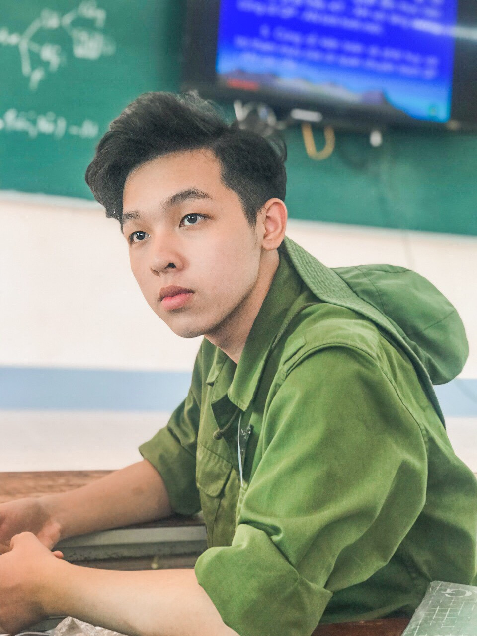 Xuất thân là người con của Làng hoa Mỹ Tho (Tiền Giang), từ nhỏ Hữu Đức đã được thừa hưởng tinh thần hy sinh của cha, vươn lên vượt khó của mẹ. Xuất thân là người con của Làng hoa Mỹ Tho (Tiền Giang), từ nhỏ Hữu Đức đã được thừa hưởng tinh thần hy sinh của cha, vươn lên vượt khó của mẹ.