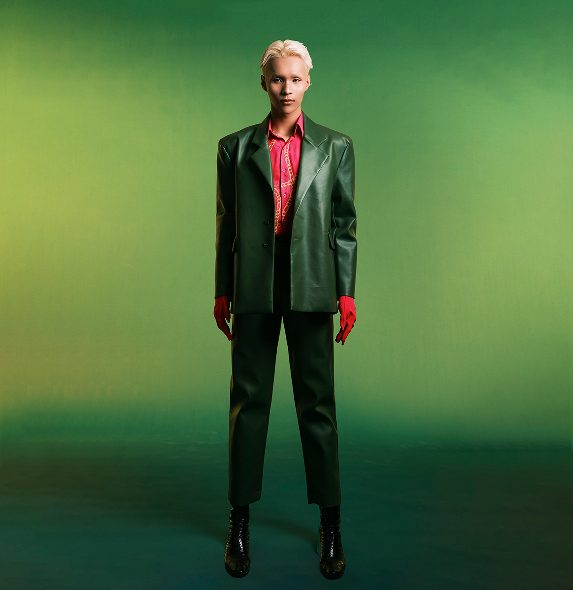 Từng là nạn nhân của body shaming, bị bạn bè “chê bai, dè bỉu” vì thân hình quá khổ, mang trong mình ước mơ nghệ thuật, Nolan đã quyết tâm thay đổi để theo đuổi ước mơ.