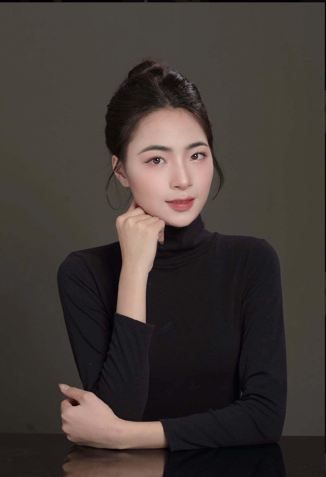 Bùi Thu Thuỷ (sinh năm 2003) hiện đang là sinh viên ngành Du lịch của trường Đại học Sư phạm Nghệ thuật Trung ương.