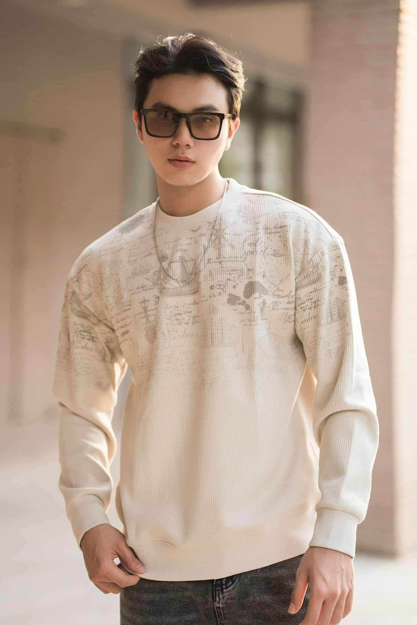 Trước khi bước chân vào thế giới nghệ thuật, Bảo Huy từng là một người khá rụt rè và hướng nội. Trước khi bước chân vào thế giới nghệ thuật, Bảo Huy từng là một người khá rụt rè và hướng nội.