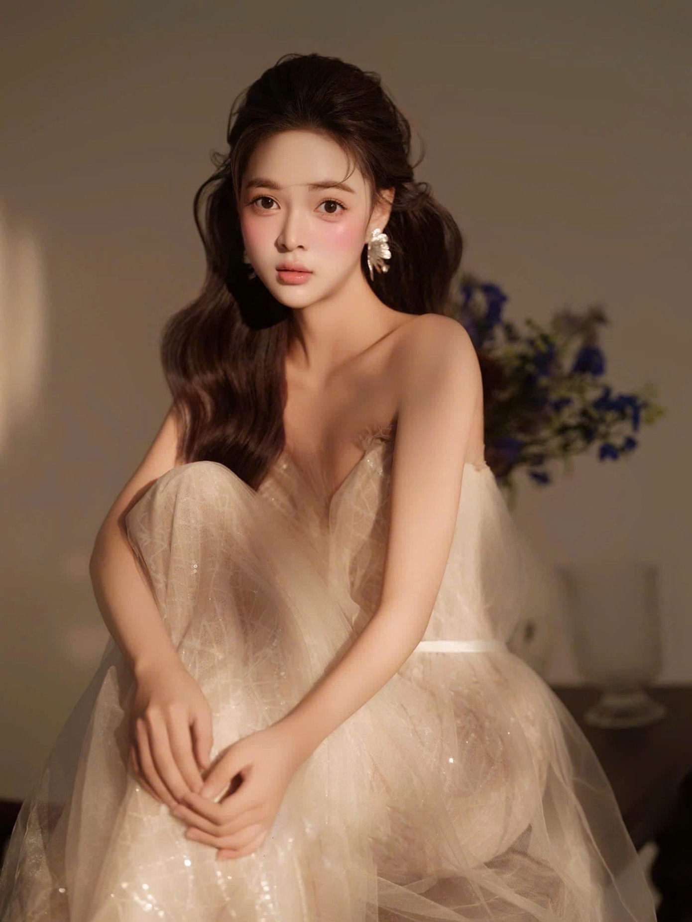 Đằng sau vẻ ngoài rạng rỡ của Thiên Lam là một người mẫu ảnh, một cô sinh viên luôn ấp ủ niềm đam mê với thời trang và ý thức trách nhiệm sâu sắc với gia đình. Đằng sau vẻ ngoài rạng rỡ của Thiên Lam là một người mẫu ảnh, một cô sinh viên luôn ấp ủ niềm đam mê với thời trang và ý thức trách nhiệm sâu sắc với gia đình.