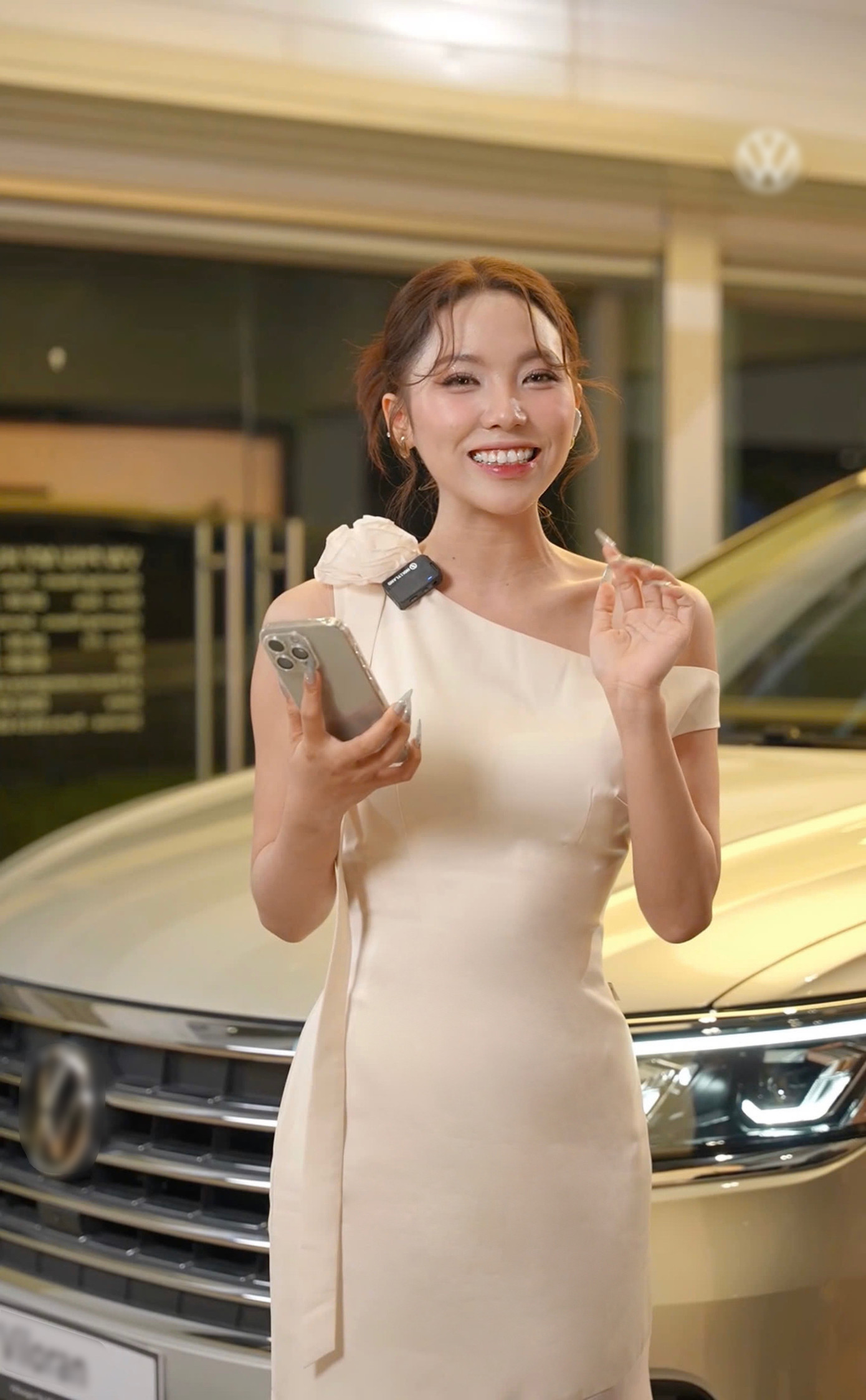 Bên cạnh việc theo học Thạc sĩ ngành Quản trị kinh doanh, Ngô Thị Kiều Trang (sinh năm 2001) còn là một Host Livestream, KOL. Bên cạnh việc theo học Thạc sĩ ngành Quản trị kinh doanh, Ngô Thị Kiều Trang (sinh năm 2001) còn là một Host Livestream, KOL.