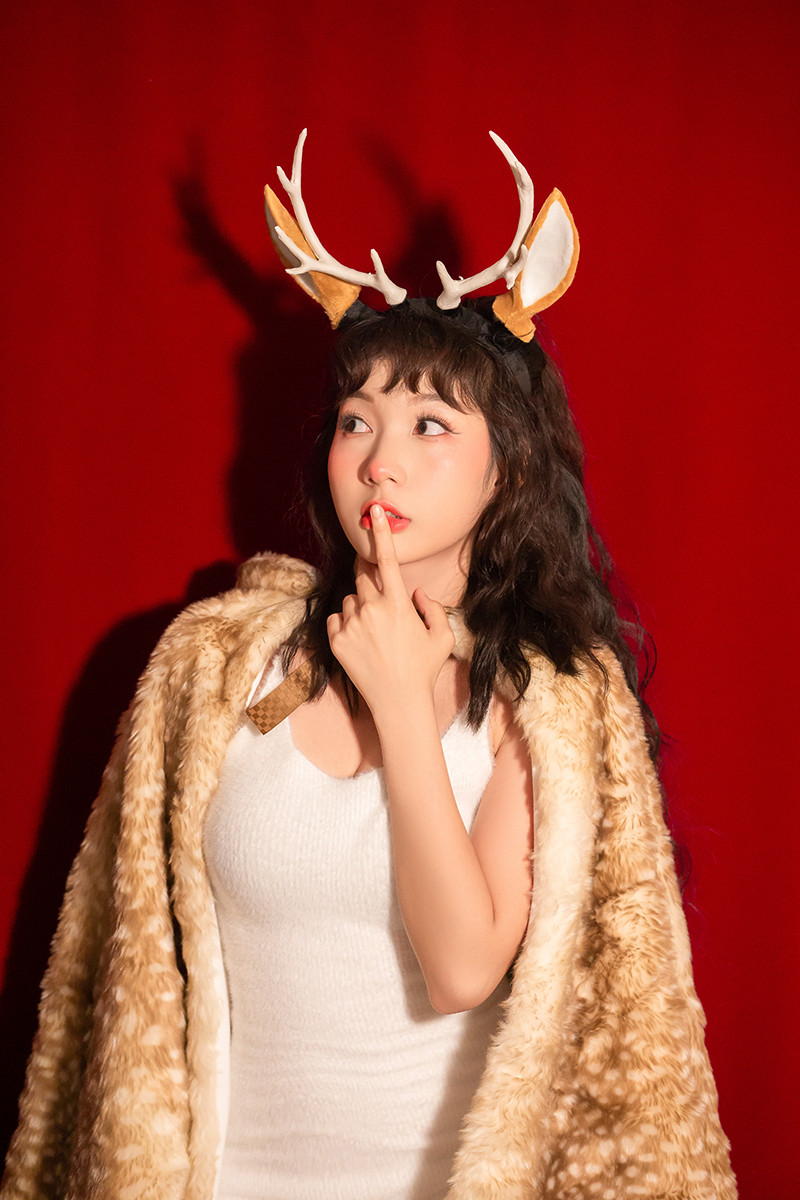 Sở hữu gương mặt lạ, cuốn hút, cùng tài năng của bản thân, Huỳnh Như đã dành được nhiều tình cảm, cũng như sự quan tâm đến từ cộng đồng mạng.