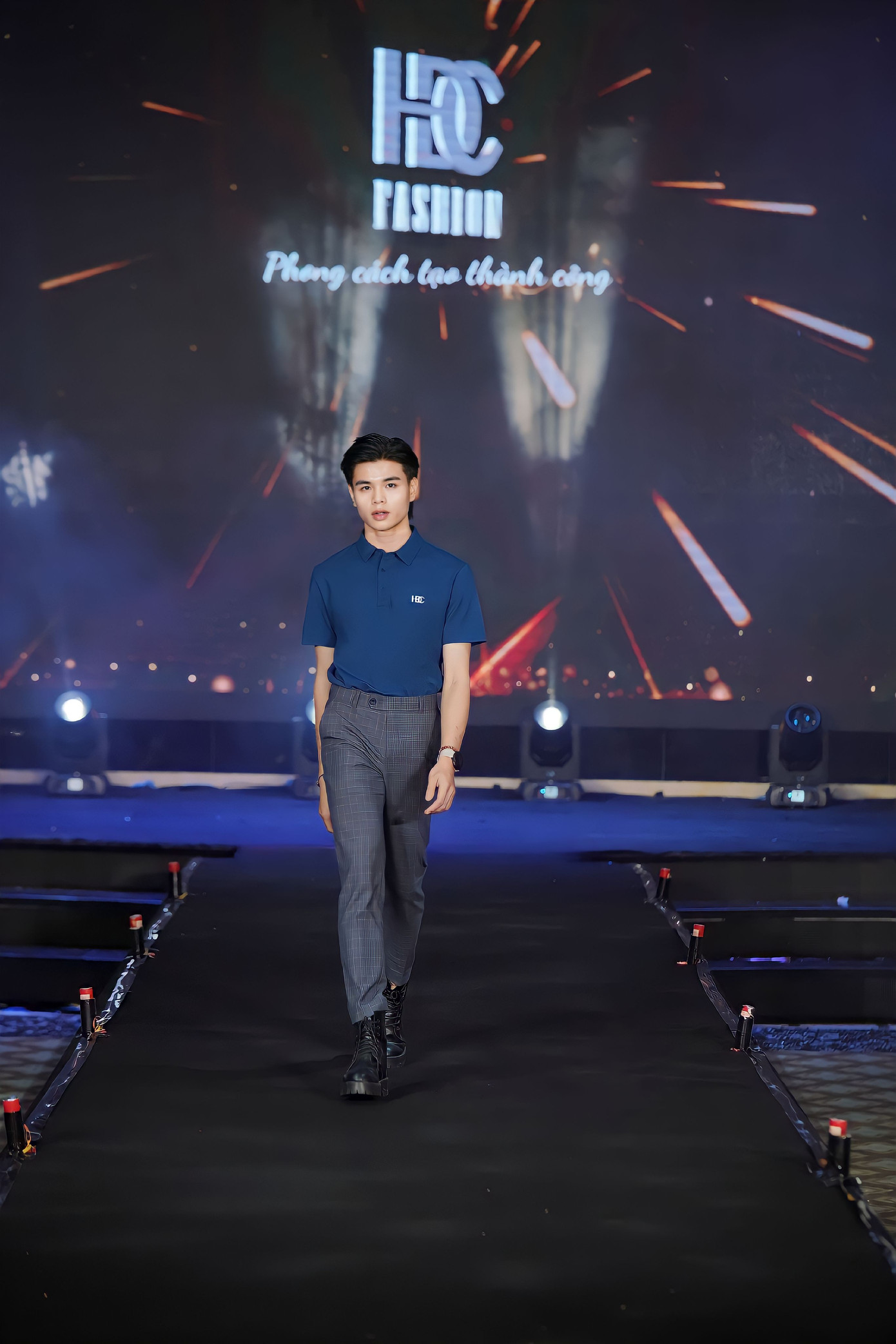 Từng là thực tập sinh tự do tại Hàn Quốc, Ricmin Hoàng nhận thấy, giấc mơ Kpop hoàn toàn không phải “màu hồng” như mọi người thường nghĩ. Từng là thực tập sinh tự do tại Hàn Quốc, Ricmin Hoàng nhận thấy, giấc mơ Kpop hoàn toàn không phải “màu hồng” như mọi người thường nghĩ.