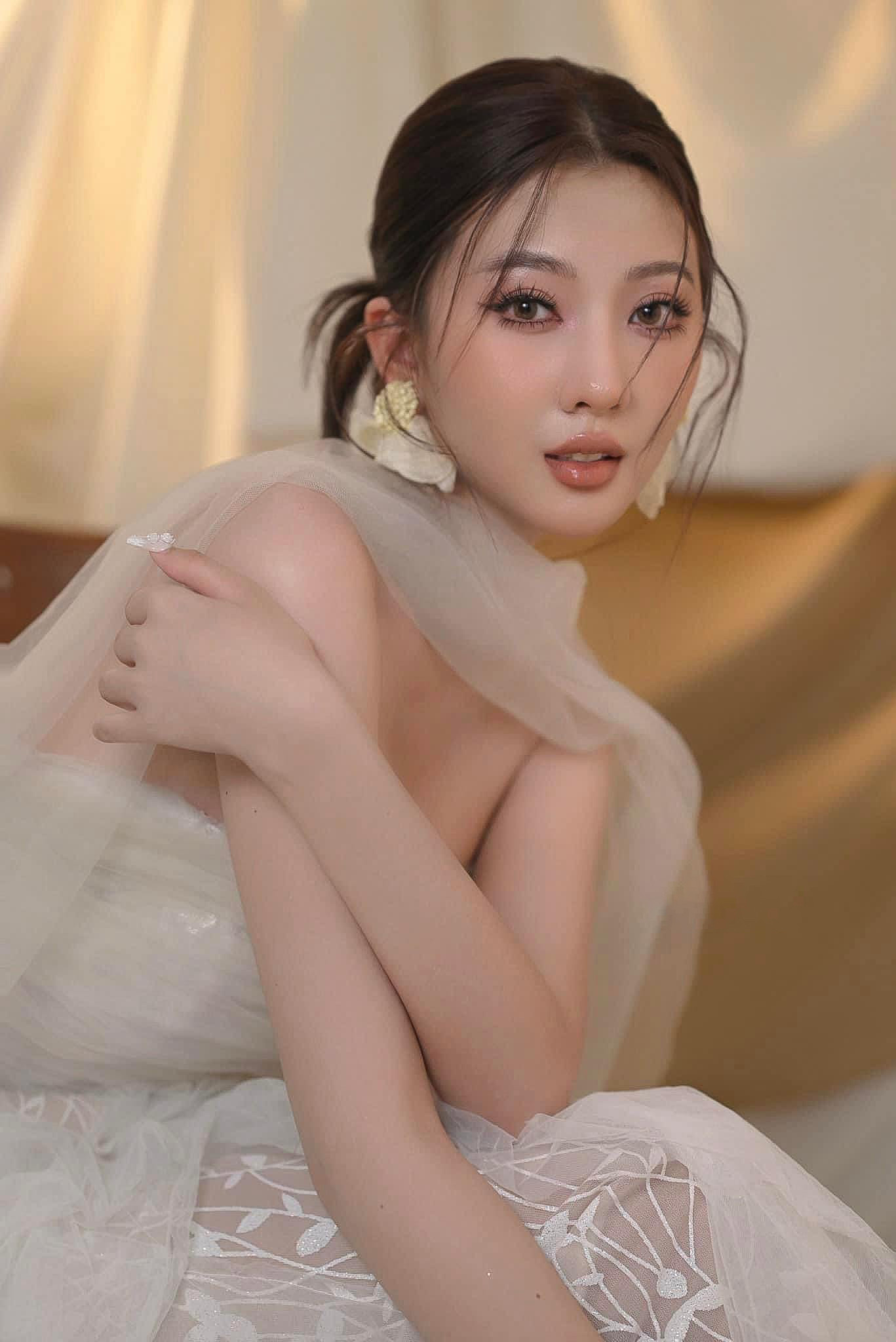 Phạm Thị Trúc Vy (sinh năm 2004) hiện đang là sinh viên của Trường Đại học Văn Hiến. Phạm Thị Trúc Vy (sinh năm 2004) hiện đang là sinh viên của Trường Đại học Văn Hiến.