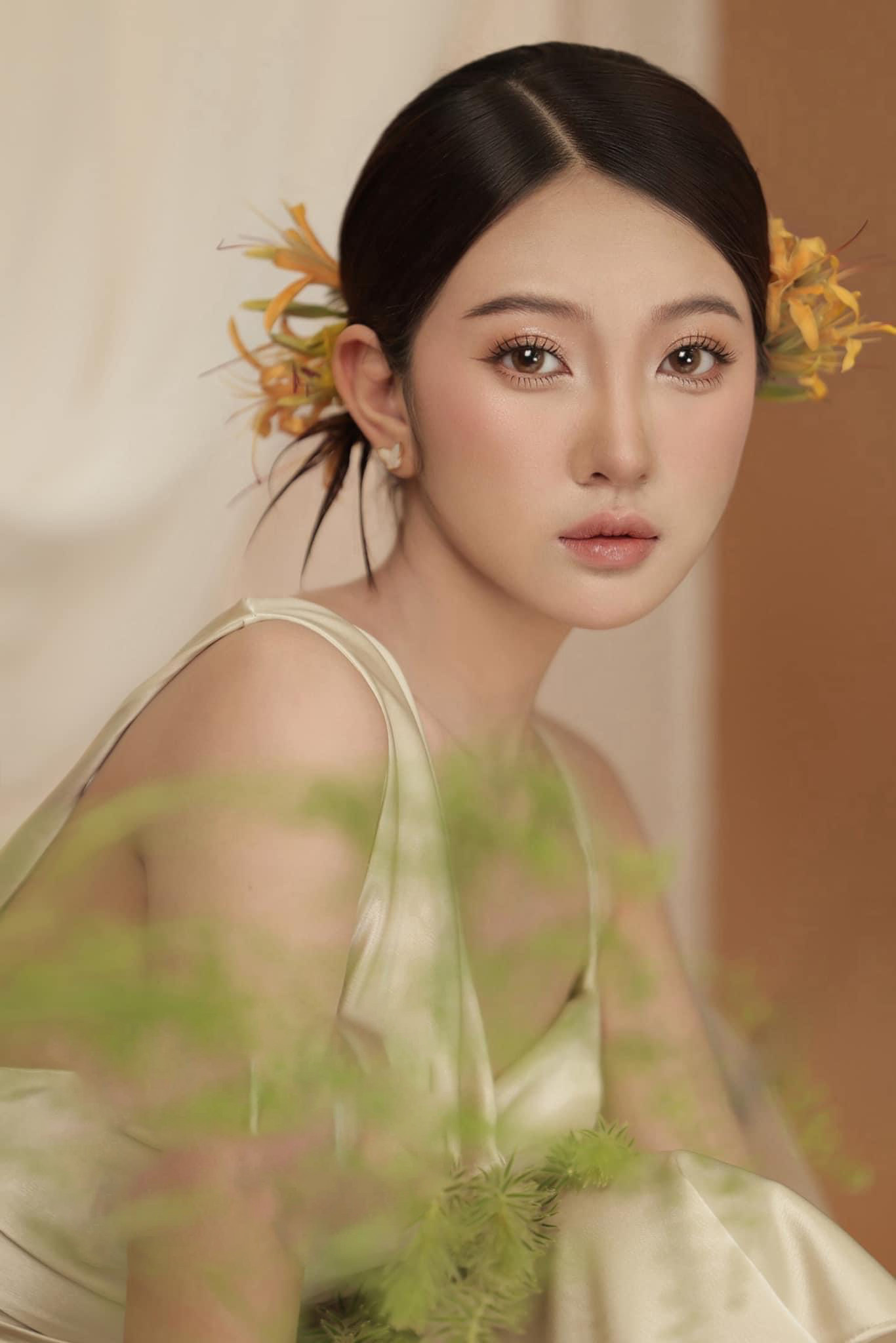 Hướng đến sống với lòng biết ơn và học cách cảm thông, Trúc Vy đã có cho mình những bài học trên thành trình trưởng thành của riêng bản thân. Hướng đến sống với lòng biết ơn và học cách cảm thông, Trúc Vy đã có cho mình những bài học trên thành trình trưởng thành của riêng bản thân.