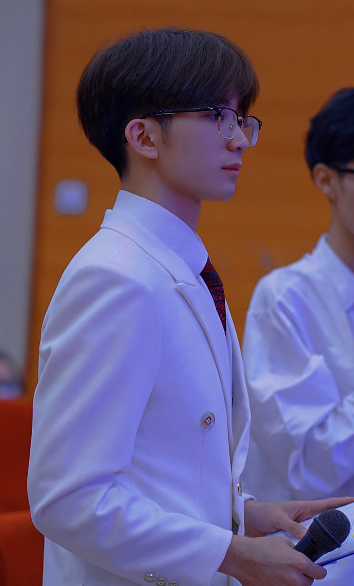 Luôn có những mục tiêu hướng đến, Khắc Tuấn đã, đang và sẽ luôn nỗ lực học tập không ngừng nghỉ, trau dồi và phát triển bản thân.