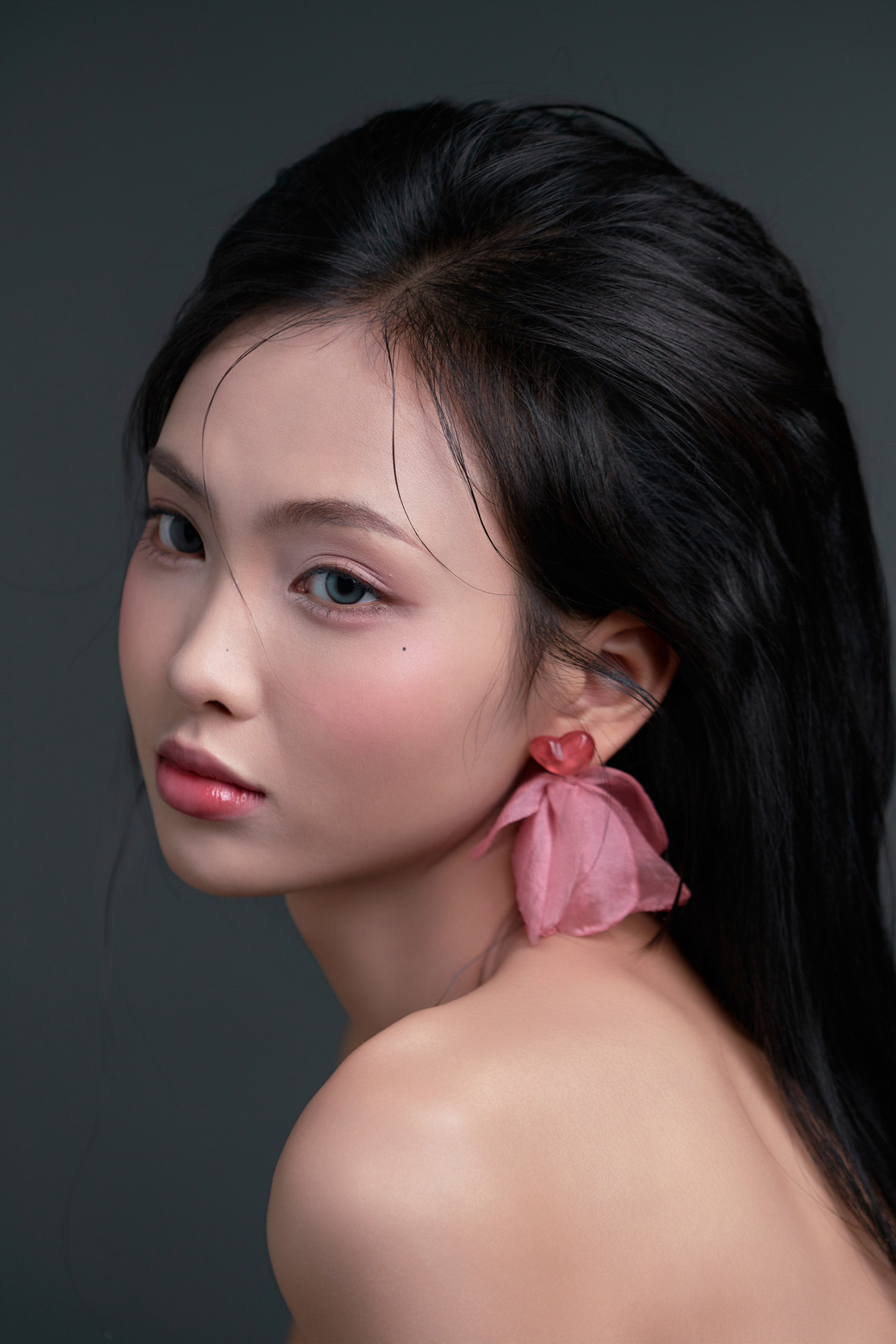 Hiện tại, Phương đang hoạt động trong lĩnh vực người mẫu lookbook và TVC.