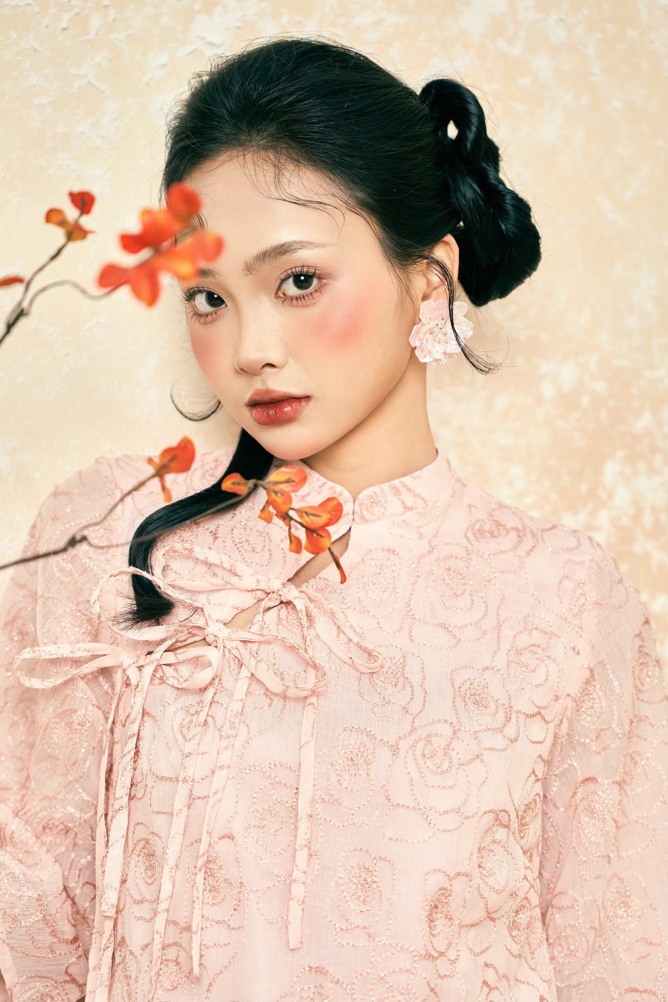 Vũ Lê Phương (sinh năm 2003) tốt nghiệp trường Đại học Kinh tế - Kỹ thuật Công nghiệp.