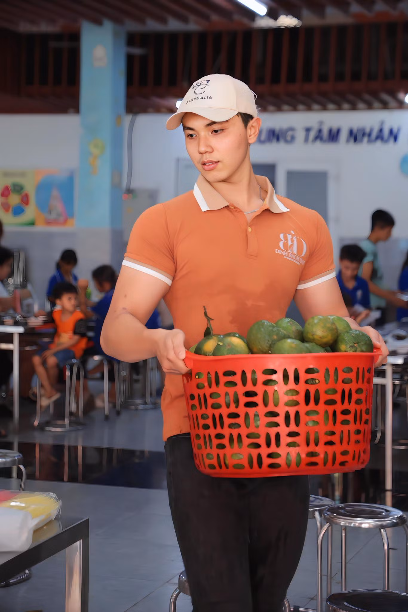 Đối với Bảo Huy, cho đi cũng là một hạnh phúc lớn, thể hiện tấm lòng nhân ái và mong muốn đóng góp cho cộng đồng. Đối với Bảo Huy, cho đi cũng là một hạnh phúc lớn, thể hiện tấm lòng nhân ái và mong muốn đóng góp cho cộng đồng.