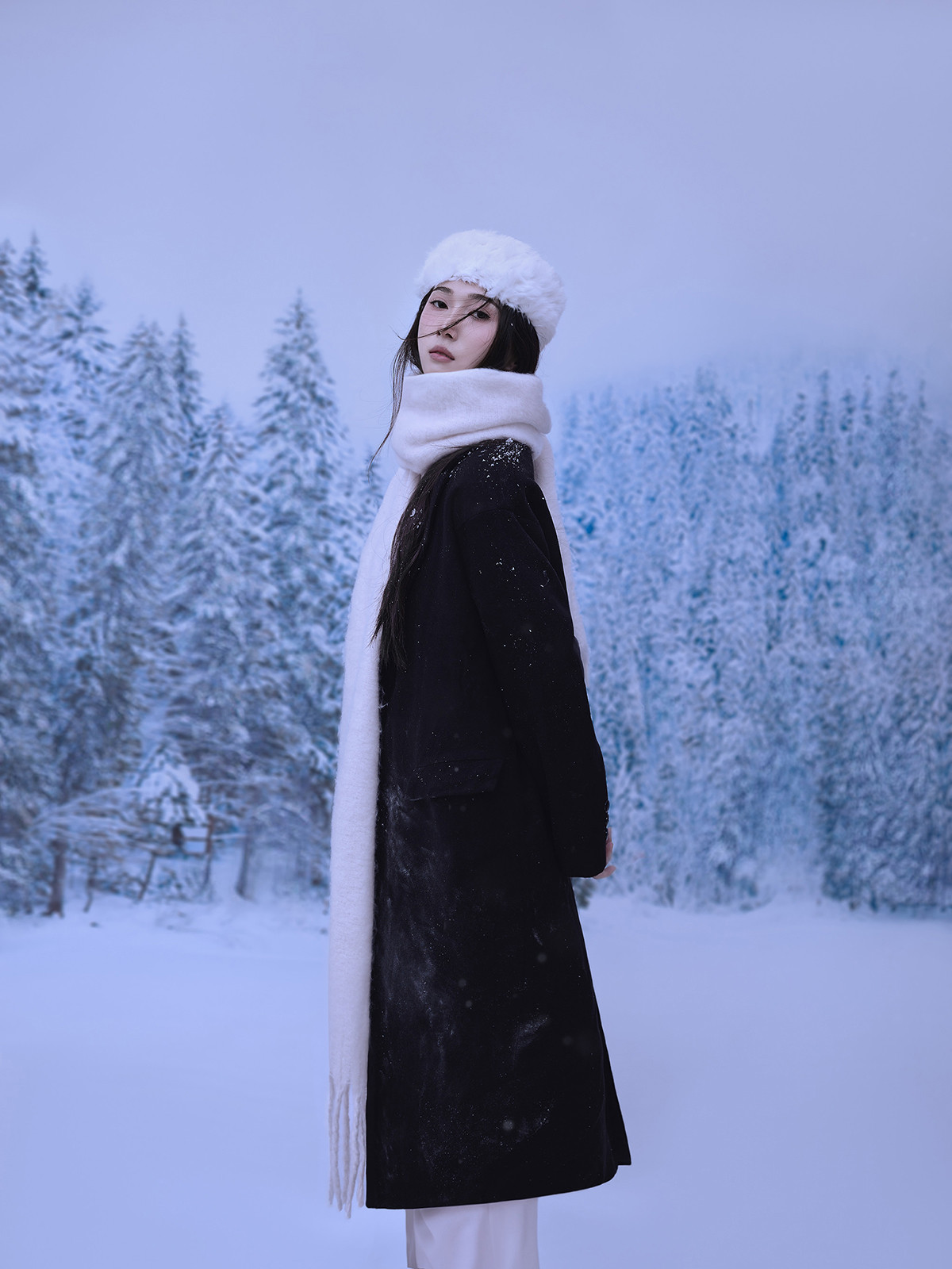 Thu Phương cảm thấy may mắn và tự hào khi được đứng trong hàng ngũ của Đảng, trở thành đảng viên khi vừa tròn 18 tuổi.