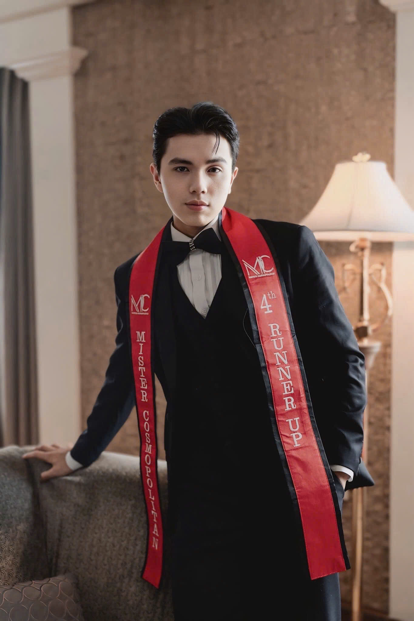 Đinh Dương Bảo Huy hay còn được biết đến với biệt danh Dino (sinh năm 2005) hiện là sinh viên của trường Đại học Công nghệ TP.HCM (HUTECH). Đinh Dương Bảo Huy hay còn được biết đến với biệt danh Dino (sinh năm 2005) hiện là sinh viên của trường Đại học Công nghệ TP.HCM (HUTECH).