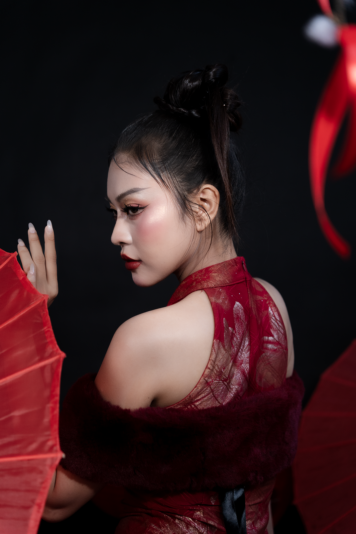 Với cá nhân Phương Uyên, “Hương Xuân” là lời chào tạm biệt năm 2024 đầy ý nghĩa và đánh dấu một năm 2025 với nhiều ước mơ, hoài bão.