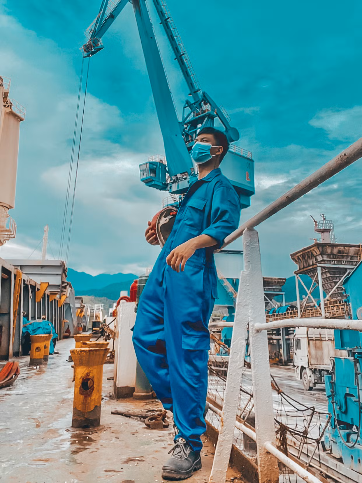 Với đam mê khám phá những miền đất mới, rong ruổi trên những chuyến tàu, Quốc Bảo được đi qua nhiều đất nước, có được nhiều trải nghiệm thú vị qua mỗi vùng biển khác nhau.
