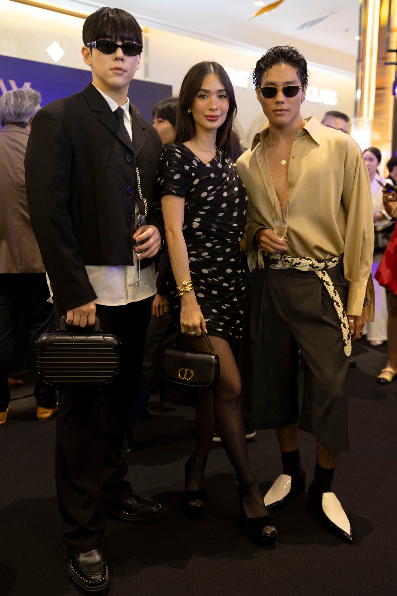 Trong 5 đại diện Đông Nam Á lần này, còn có sự góp mặt của tên tuổi lớn trong ngành thời trang là Heart Evangelista (ở giữa).