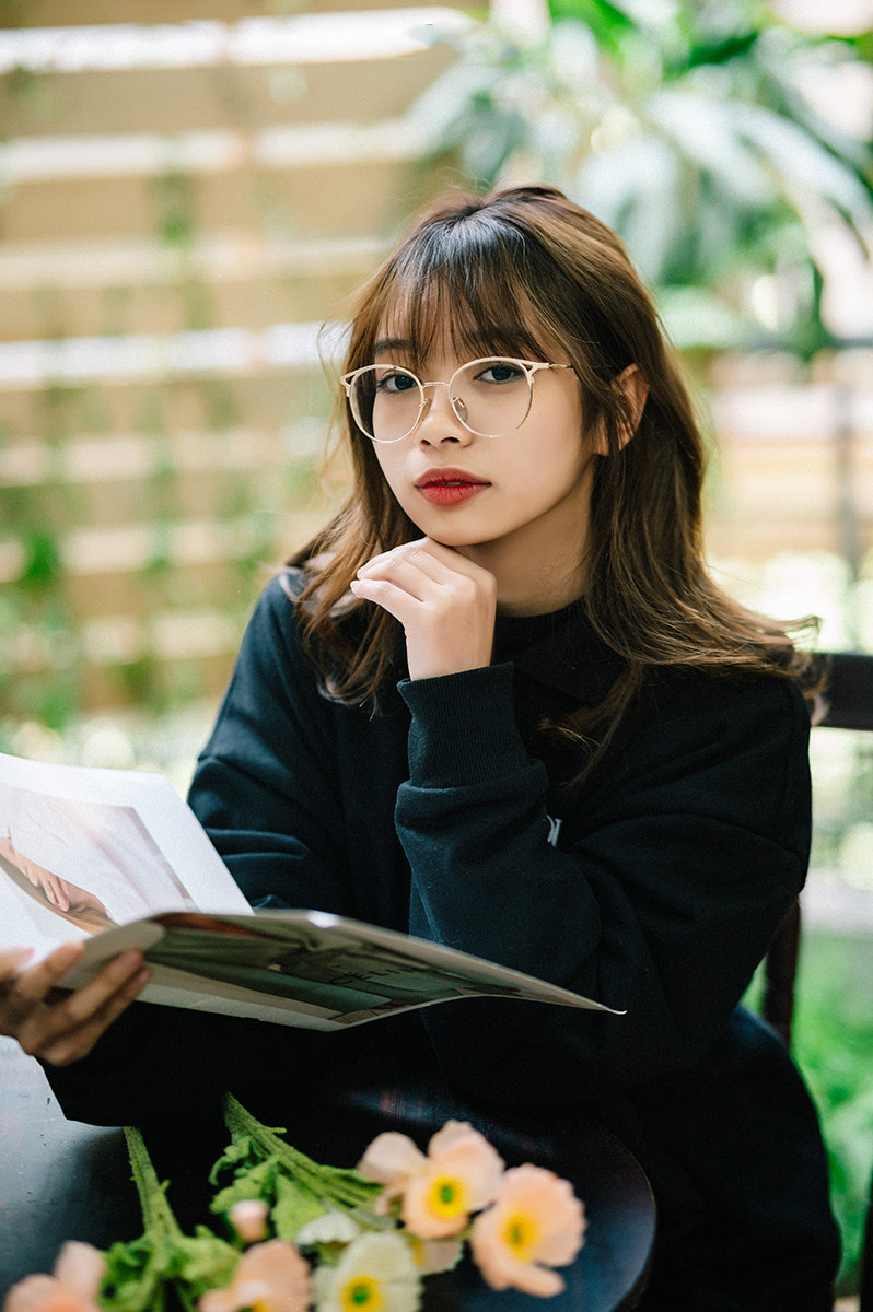 Nguyệt Minh (sinh năm 2003) sinh ra và lớn lên tại Lục Nam, Bắc Giang.