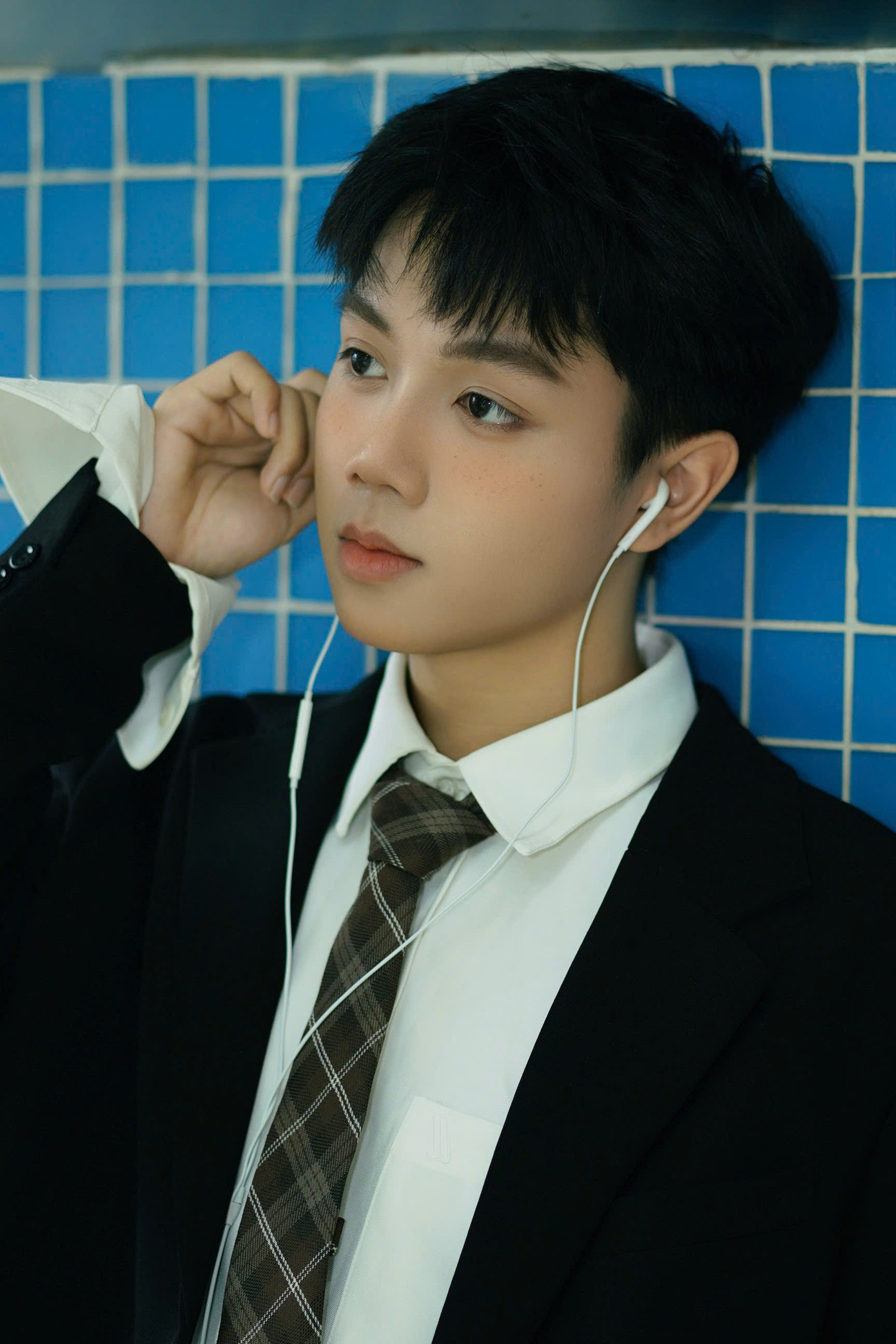 Dành tình yêu mãnh liệt với diễn xuất, Duy Long ước mơ trở thành sinh viên của trường Đại học Sân khấu - Điện ảnh Hà Nội và là một diễn viên thực thụ. Dành tình yêu mãnh liệt với diễn xuất, Duy Long ước mơ trở thành sinh viên của trường Đại học Sân khấu - Điện ảnh Hà Nội và là một diễn viên thực thụ.