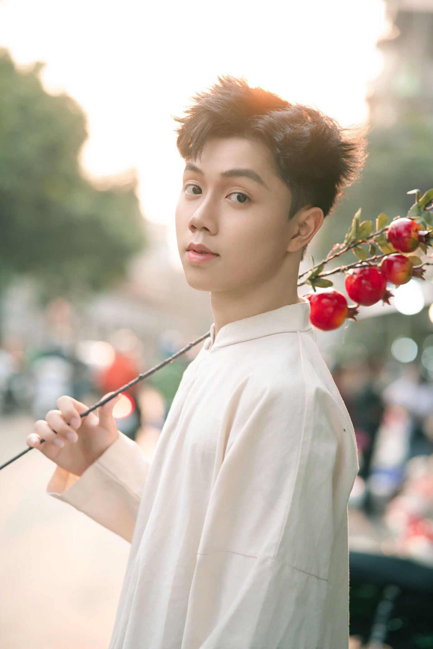 Duy Long từng là nạn nhân của bạo lực học đường, dẫn đến trầm cảm suốt 4 năm. Duy Long từng là nạn nhân của bạo lực học đường, dẫn đến trầm cảm suốt 4 năm.