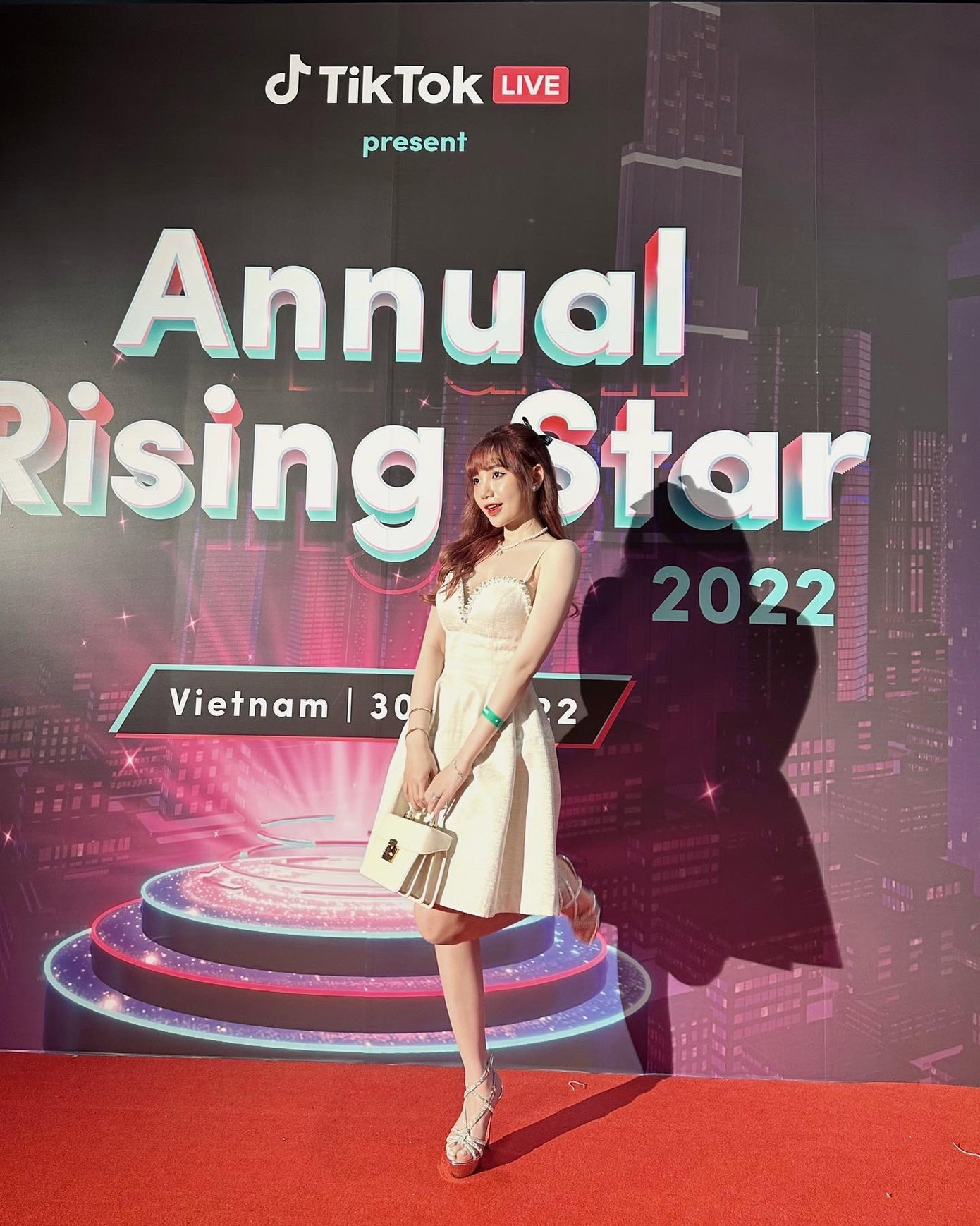 Thu Trang mong muốn mang lại những clip, lan tỏa cho mọi người nguồn năng lượng tích cực, vui vẻ, hài hước giúp mọi người có thể giải trí khi xem, và nói không với những “content bẩn”. Thu Trang mong muốn mang lại những clip, lan tỏa cho mọi người nguồn năng lượng tích cực, vui vẻ, hài hước giúp mọi người có thể giải trí khi xem, và nói không với những “content bẩn”.