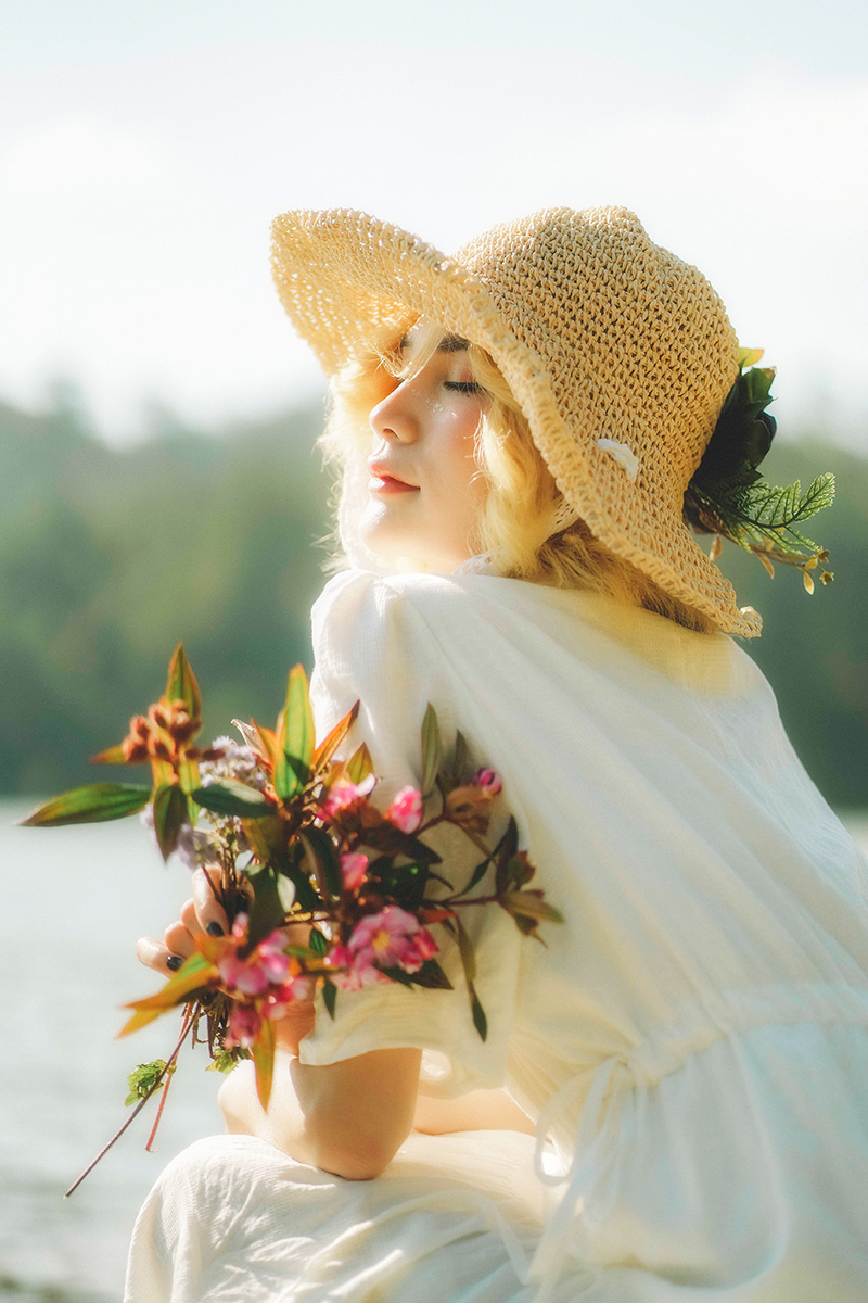 Đỗ Mỹ Linh hay còn được mọi người biết đến với biệt danh là Tây Linh (sinh năm 2000) sinh ra và lớn lên tại Thái Bình.