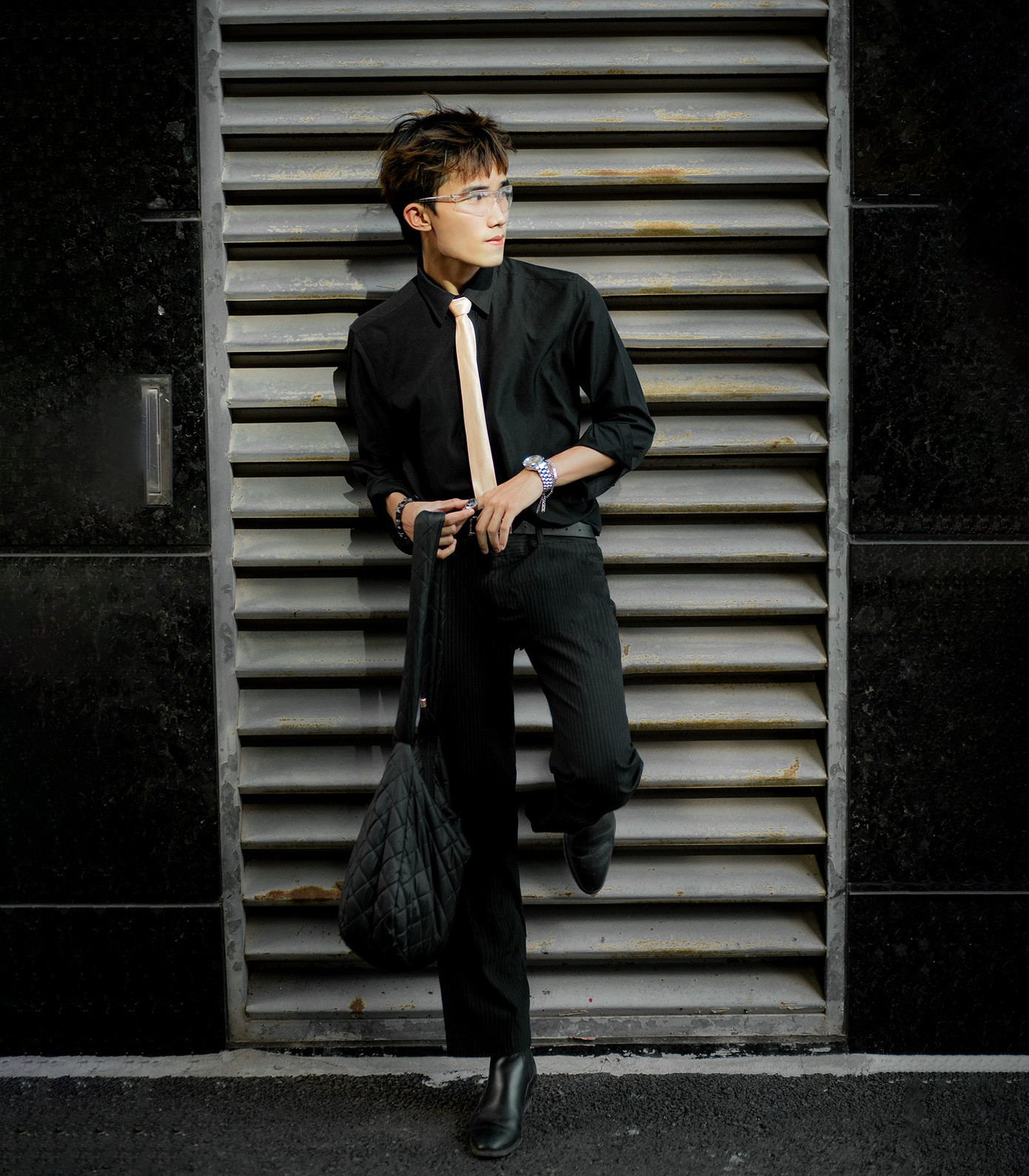 Với niềm đam mê dành cho thời trang, vào những lúc rảnh, Đăng Cương thường tự làm mẫu ảnh và xây dựng hình ảnh cho bản thân. Với niềm đam mê dành cho thời trang, vào những lúc rảnh, Đăng Cương thường tự làm mẫu ảnh và xây dựng hình ảnh cho bản thân.