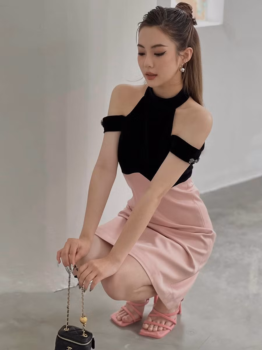 Là một cô gái tích cực, nhiều năng lượng và sống thiên về tình cảm, Quý Tiên không ngại thể hiện cảm xúc của bản thân ra bên ngoài.