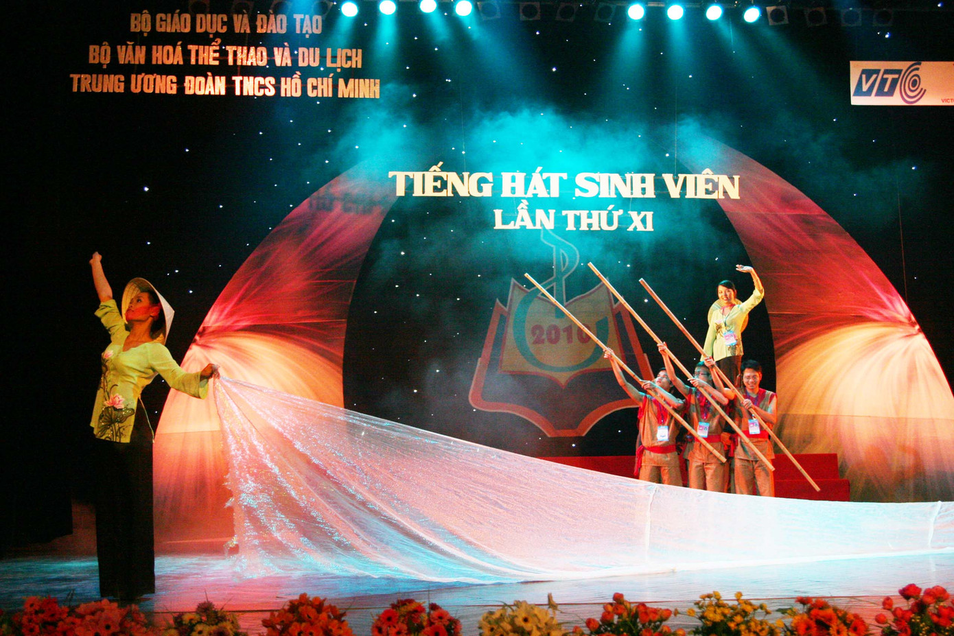 "Nét đẹp tình quê" (HV Quản lí Giáo dục).