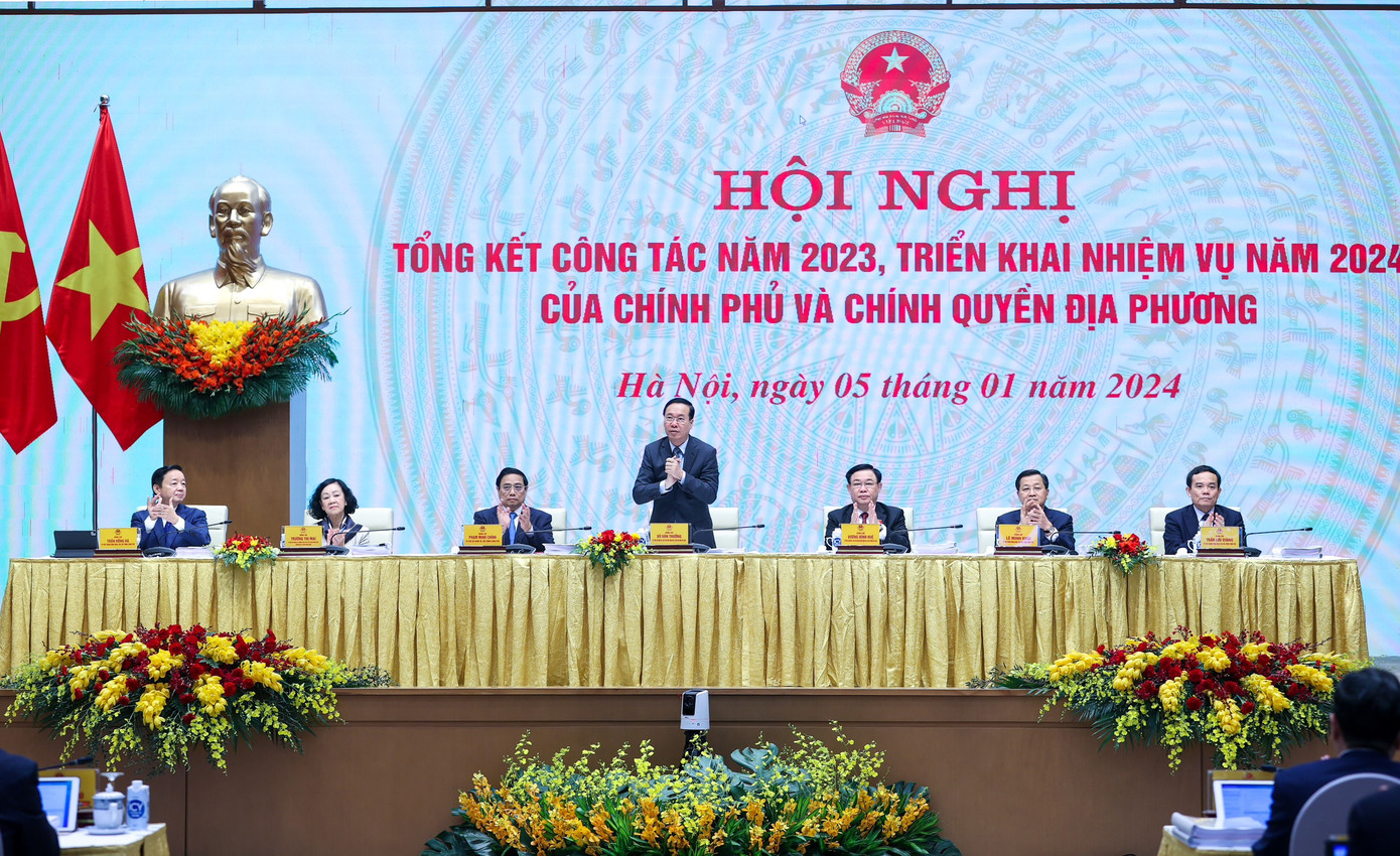 Chủ tịch nước Võ Văn Thưởng và Chủ tịch Quốc hội Vương Đình Huệ dự Hội nghị của Chính phủ với các địa phương. Ảnh: Nhật Bắc