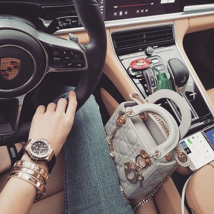 Vay mua xe mua nhà đang được khuyến khích, gọi đó là đầu tư, có đúng không? Vay mua xe mua nhà đang được khuyến khích, gọi đó là đầu tư, có đúng không?