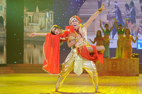 Hòa Hiệp - Vasela với điệu Samba. Tổng điểm: 30.