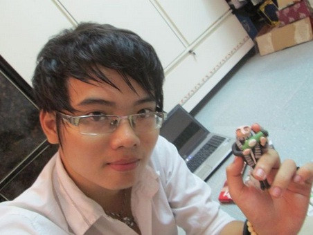 Ngoài kinh doanh, môi giới bất động sản, Trần Anh còn tự làm đồ handmade từ đất sét để bán